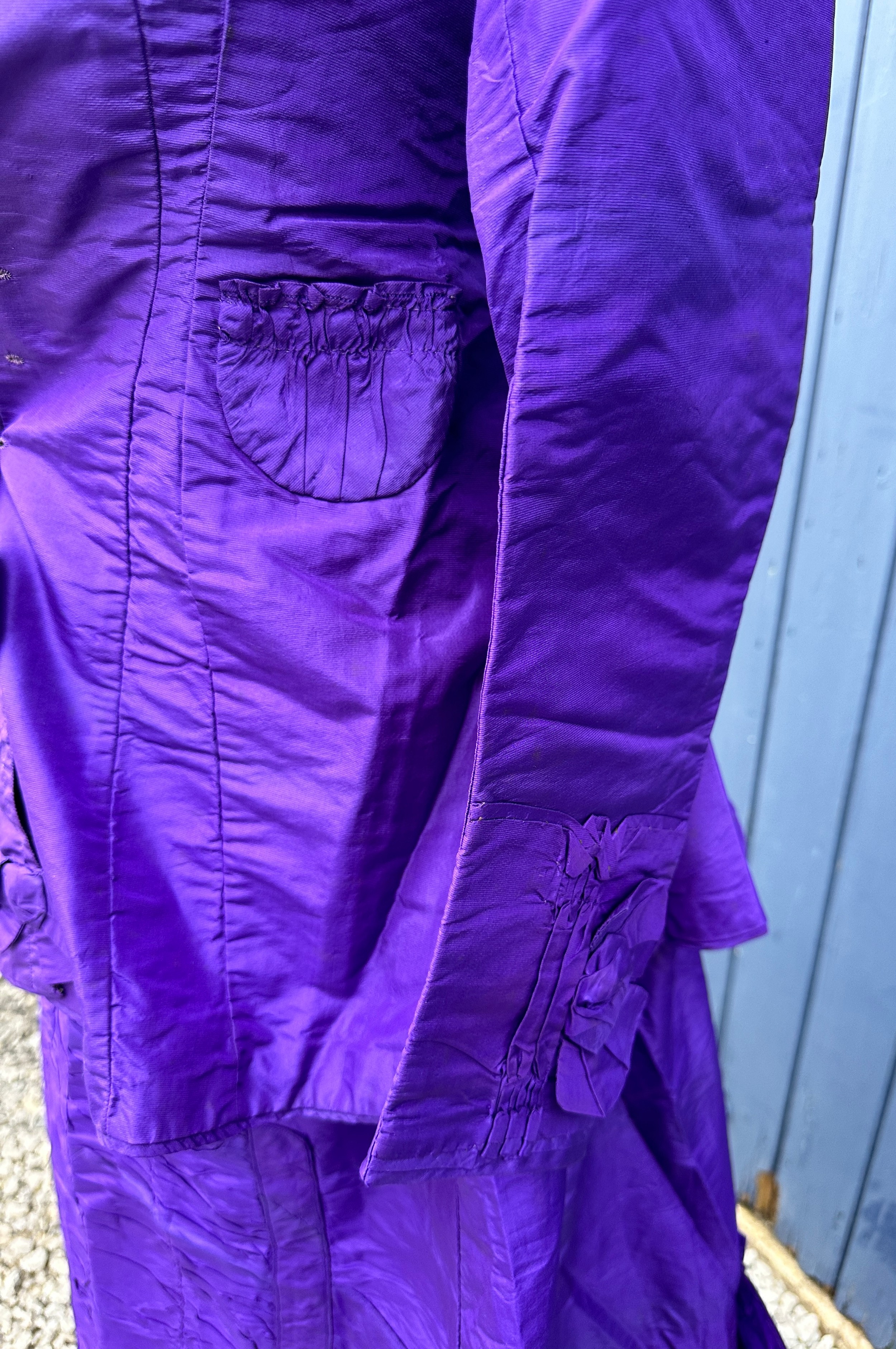 A Victorian taffeta purple skirt and bodice with hooks and bows to the front and lace collar. - Image 3 of 15