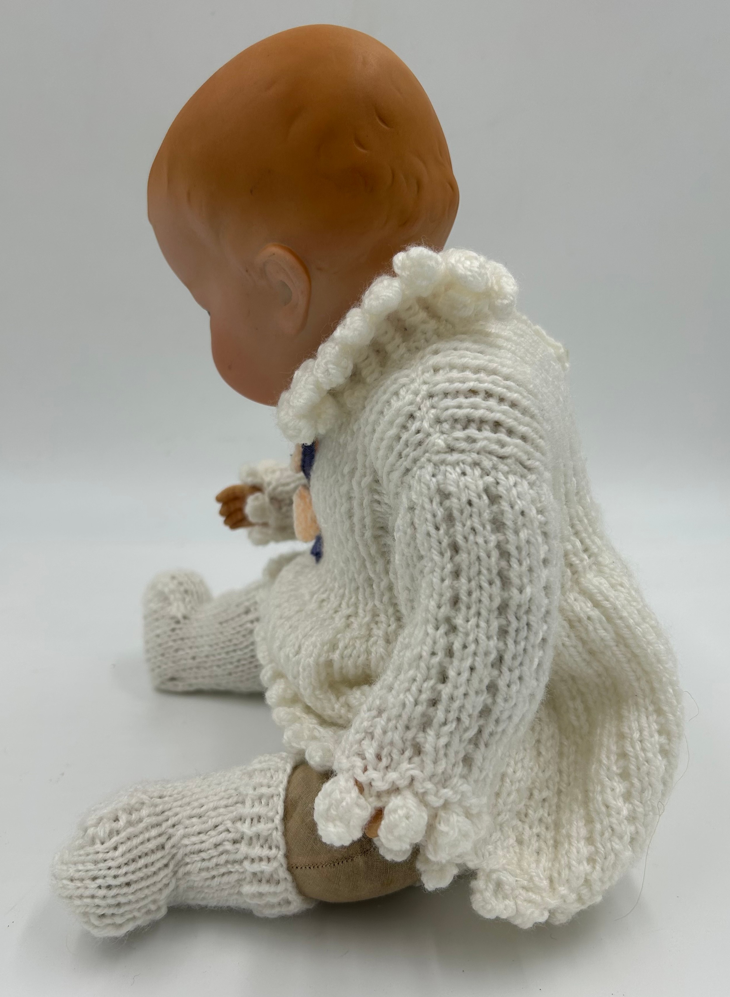 A German Armand Marseille Bisque headed Baby Doll (353/4) with knitted outer clothing and original - Bild 4 aus 8