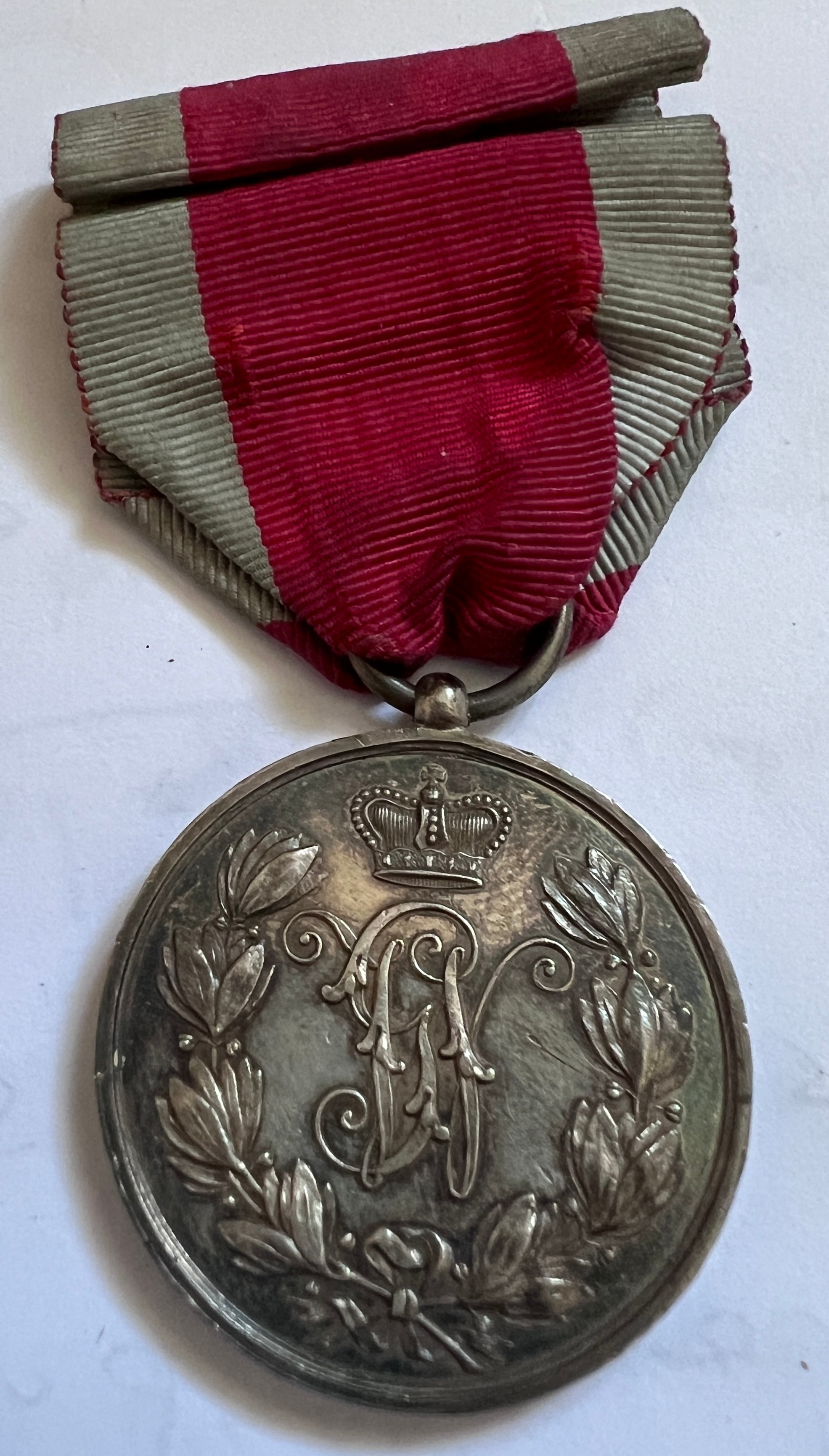 Schaumburg-Lippe, Military Merit Medal 1914-1918, silver, with crossed swords on ribbon in fitted - Image 4 of 5