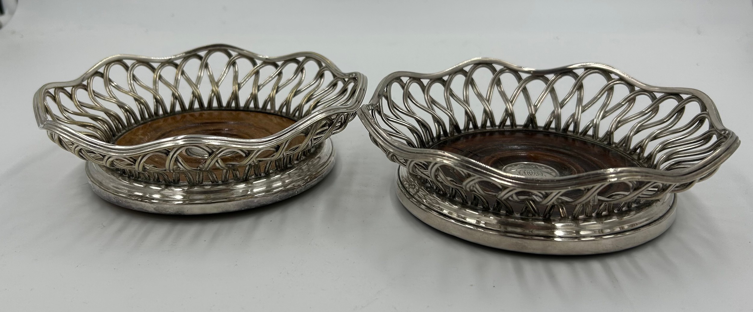 A quantity of good quality silver plated items to include a heavy Barker Ellis ornate oblong twin - Image 2 of 7