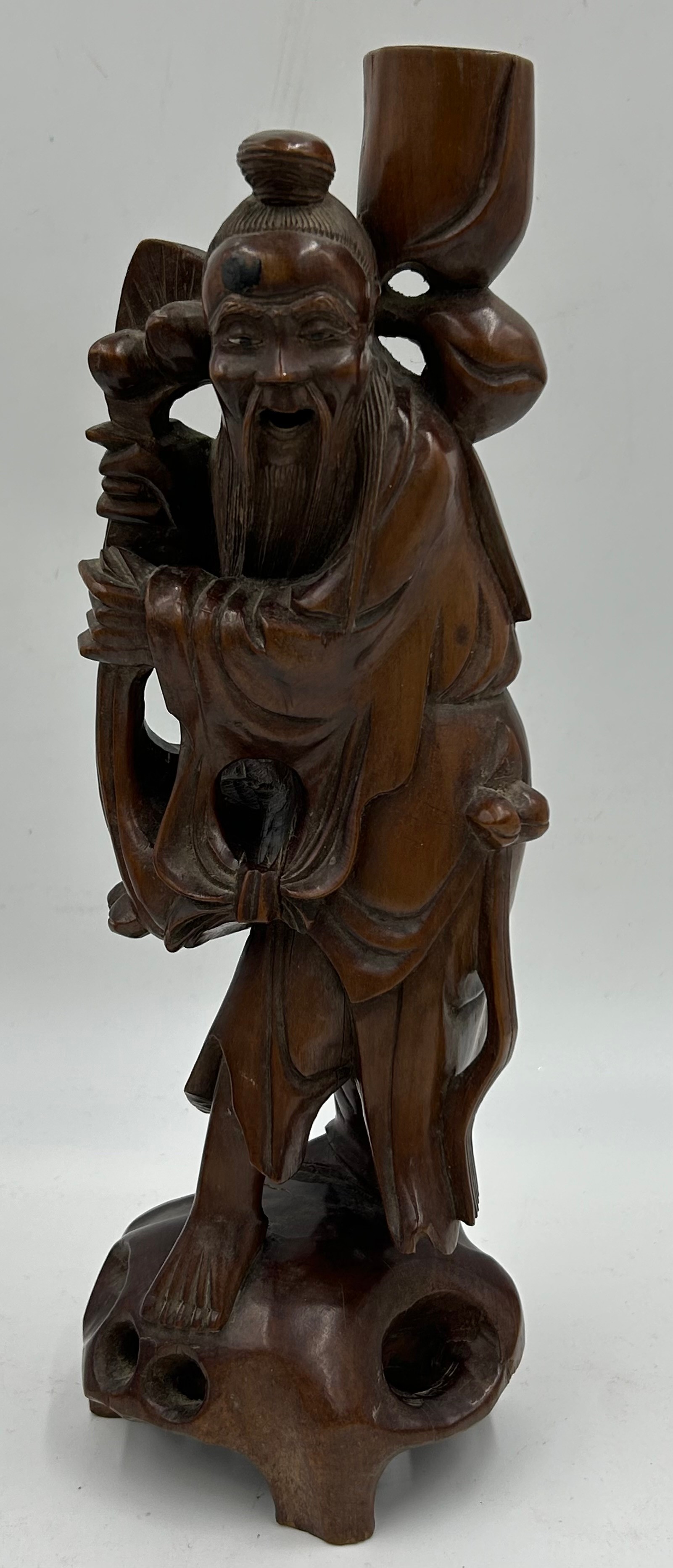 A collection of wooden and horn items to include 2 Buddha's, Chinese figure of a man and five horn - Image 5 of 11