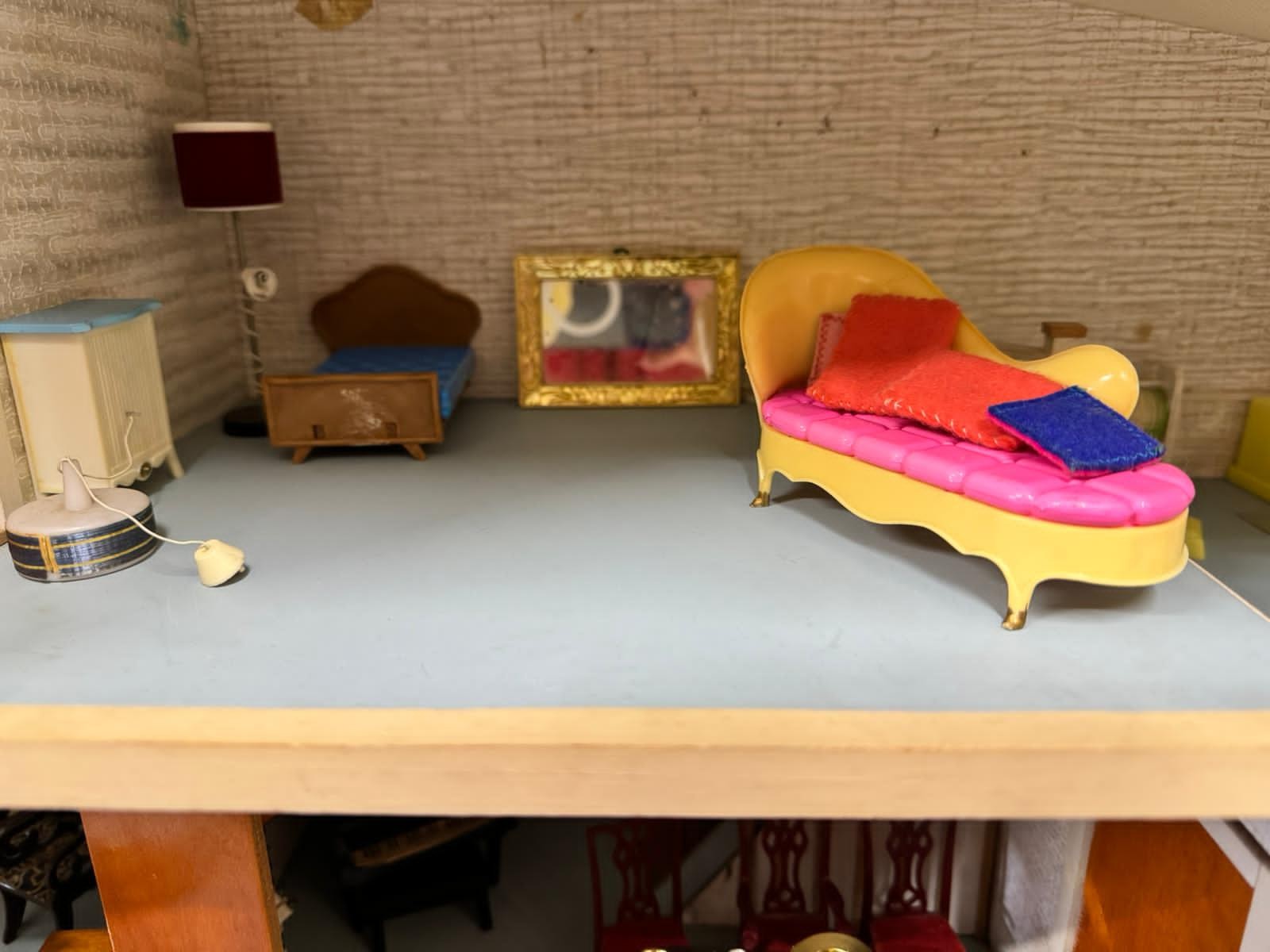 A Lundby Dolls House to include furniture by Marx, Tri-ang and various others some wooden. Approx - Bild 8 aus 13