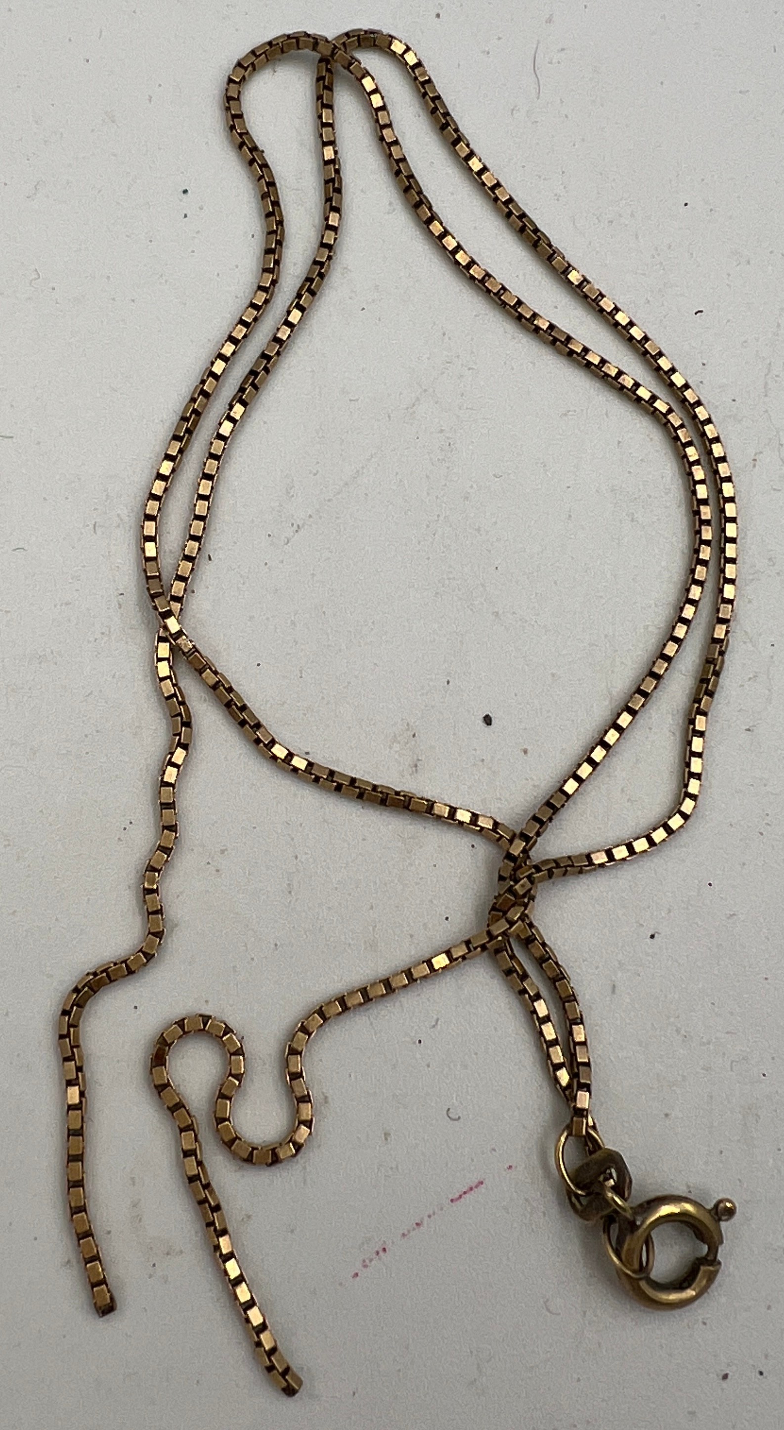 A 9 carat gold chain necklace. Weight 3.7gm.