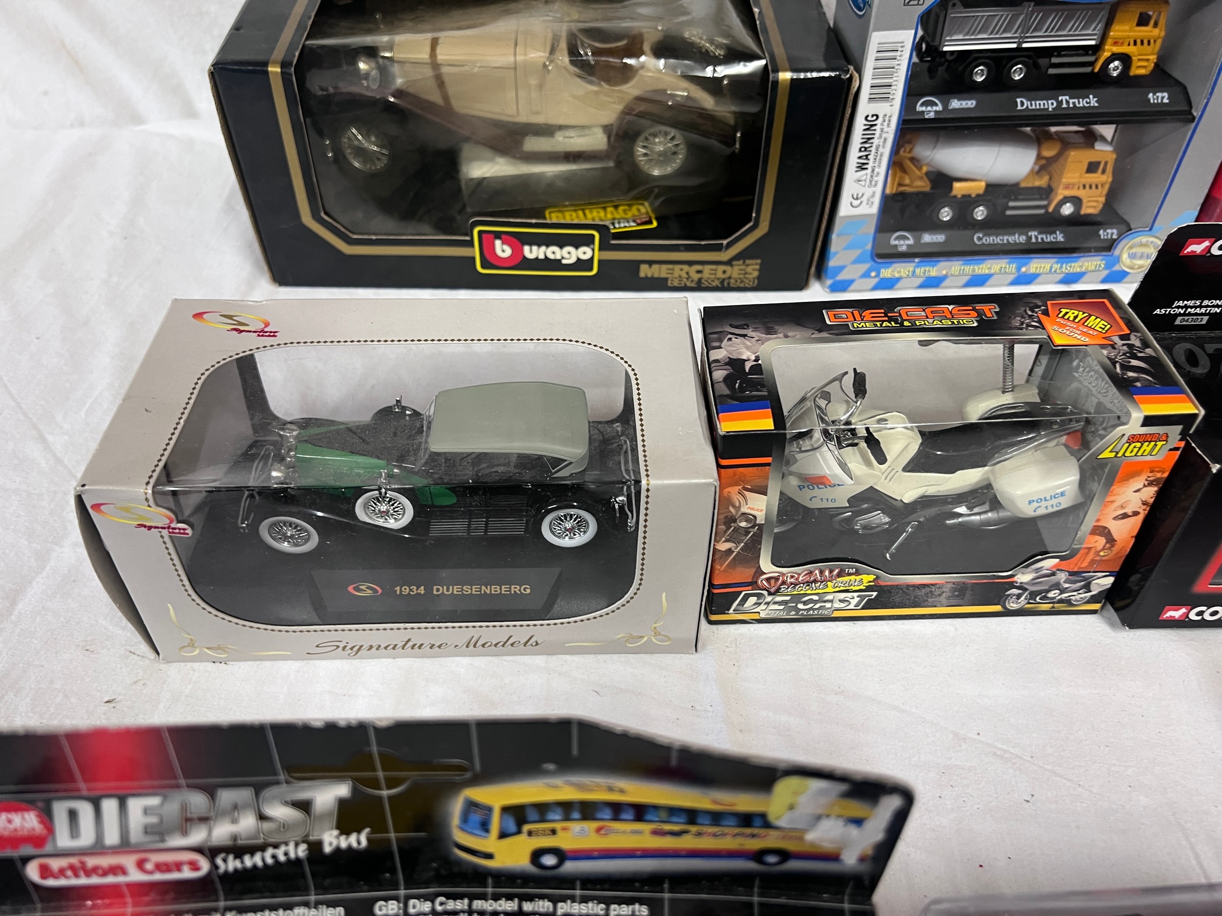 Boxed diecast toys to include Burago Mercedes Benz SSK 1928, Corgi 007 04303 Aston Martin DB5, - Bild 5 aus 14