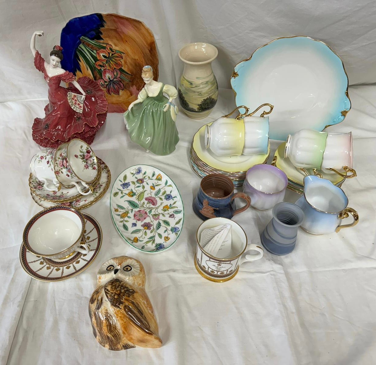A miscellany of ceramics to include a part Royal Albert 'Rainbow' tea service, part Royal Albert ' - Image 2 of 7
