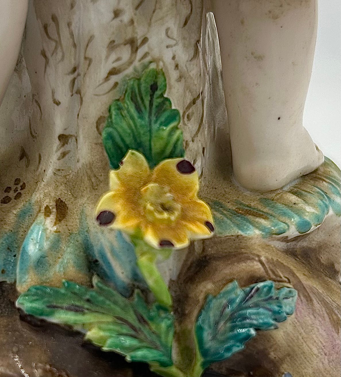 A Meissen table centrepiece with a pierced twin-handled basket, a supporting column with two putti - Image 3 of 14