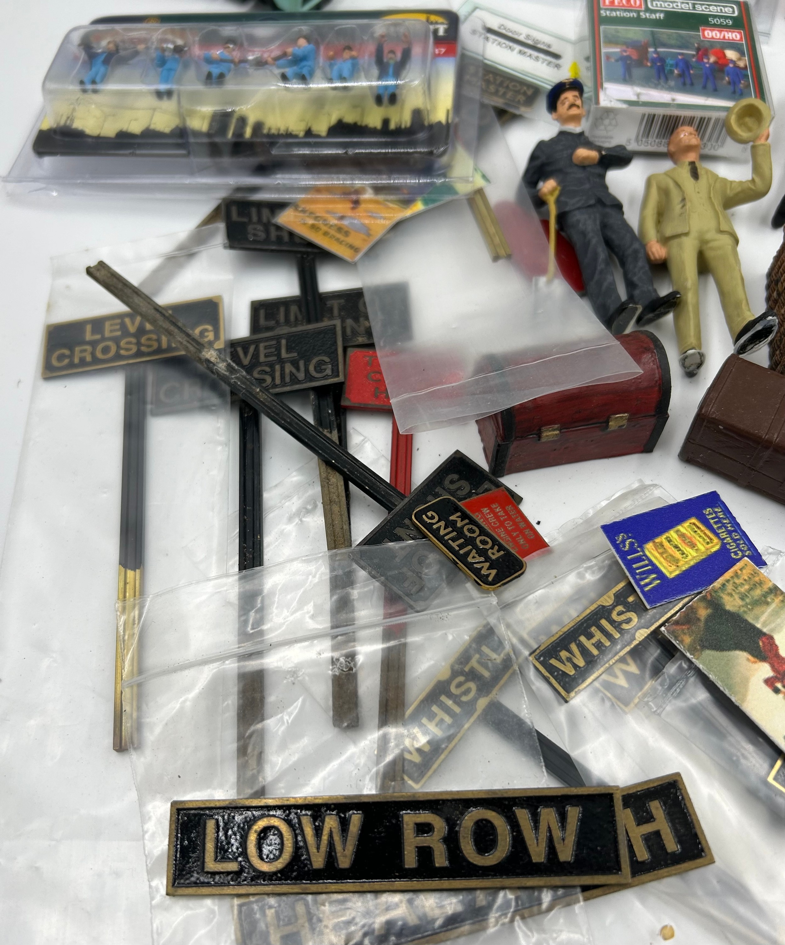 A collection of various miniature railway accessories to include model train metal railway signs, - Image 2 of 7