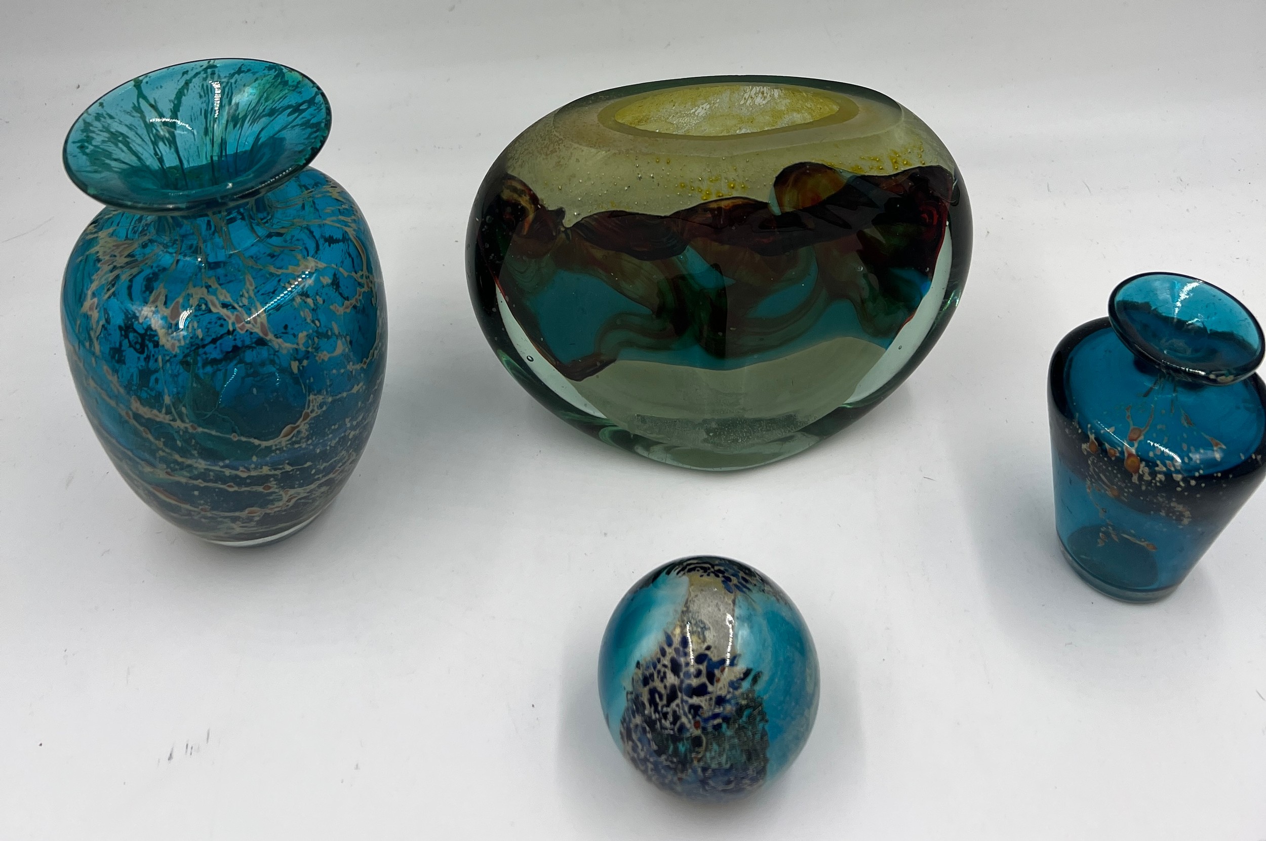 Four pieces of mid 20thC glass, the smaller vase 11cm h marked Mdina. - Image 2 of 4