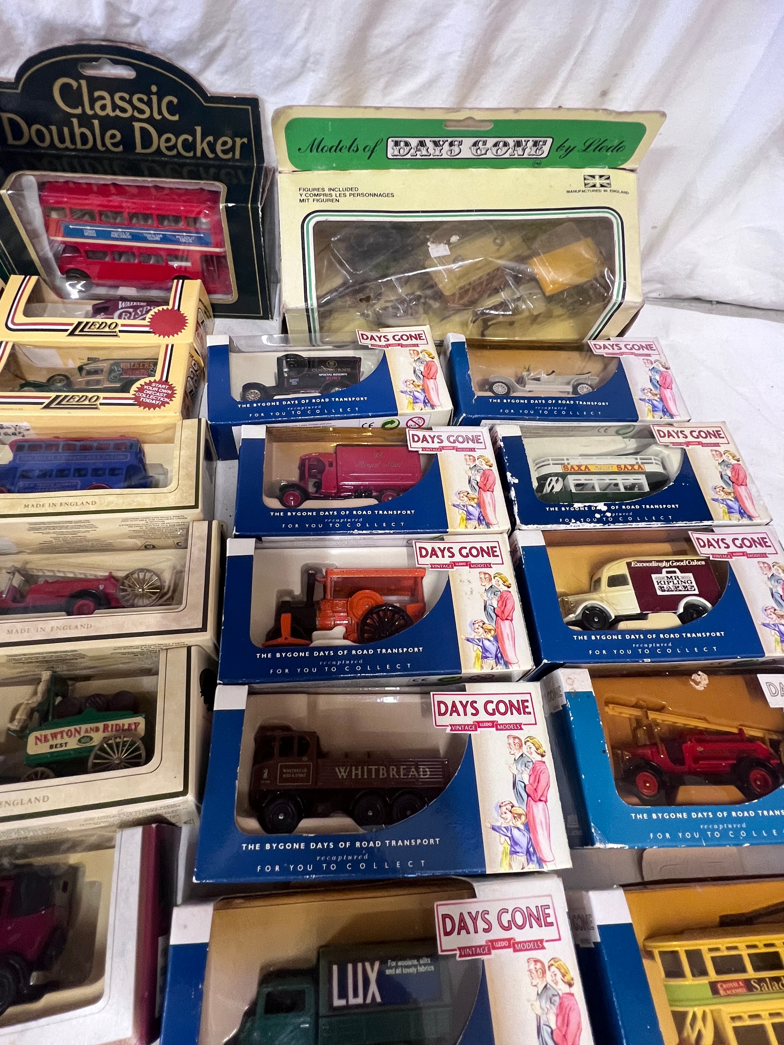 A collection of boxed diecast vehicles of mostly Days Gone, Hobby Dax Antique Lorries, Days Gone - Image 7 of 9