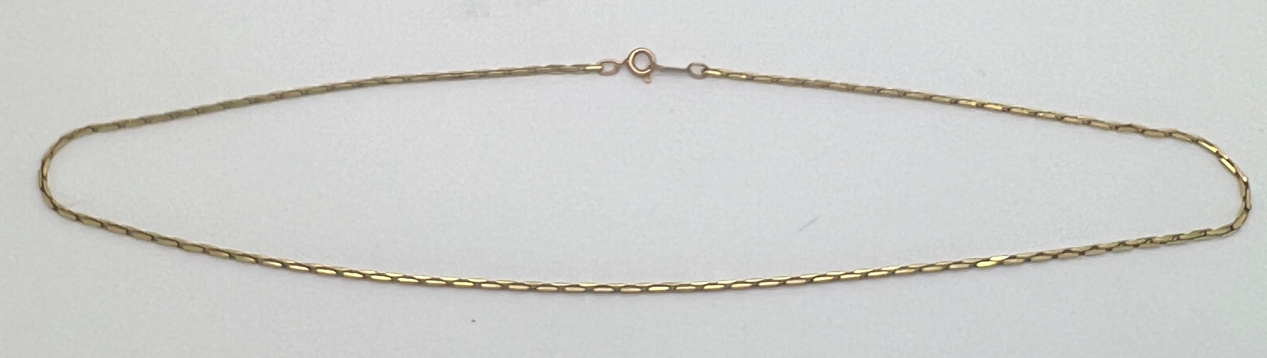 A 9 carat yellow gold chain necklace weight 7.6gm, length 48cm.