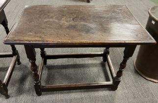 An 18thC oak side table with turned legs. 92 w x 55 x d x 58cm h.