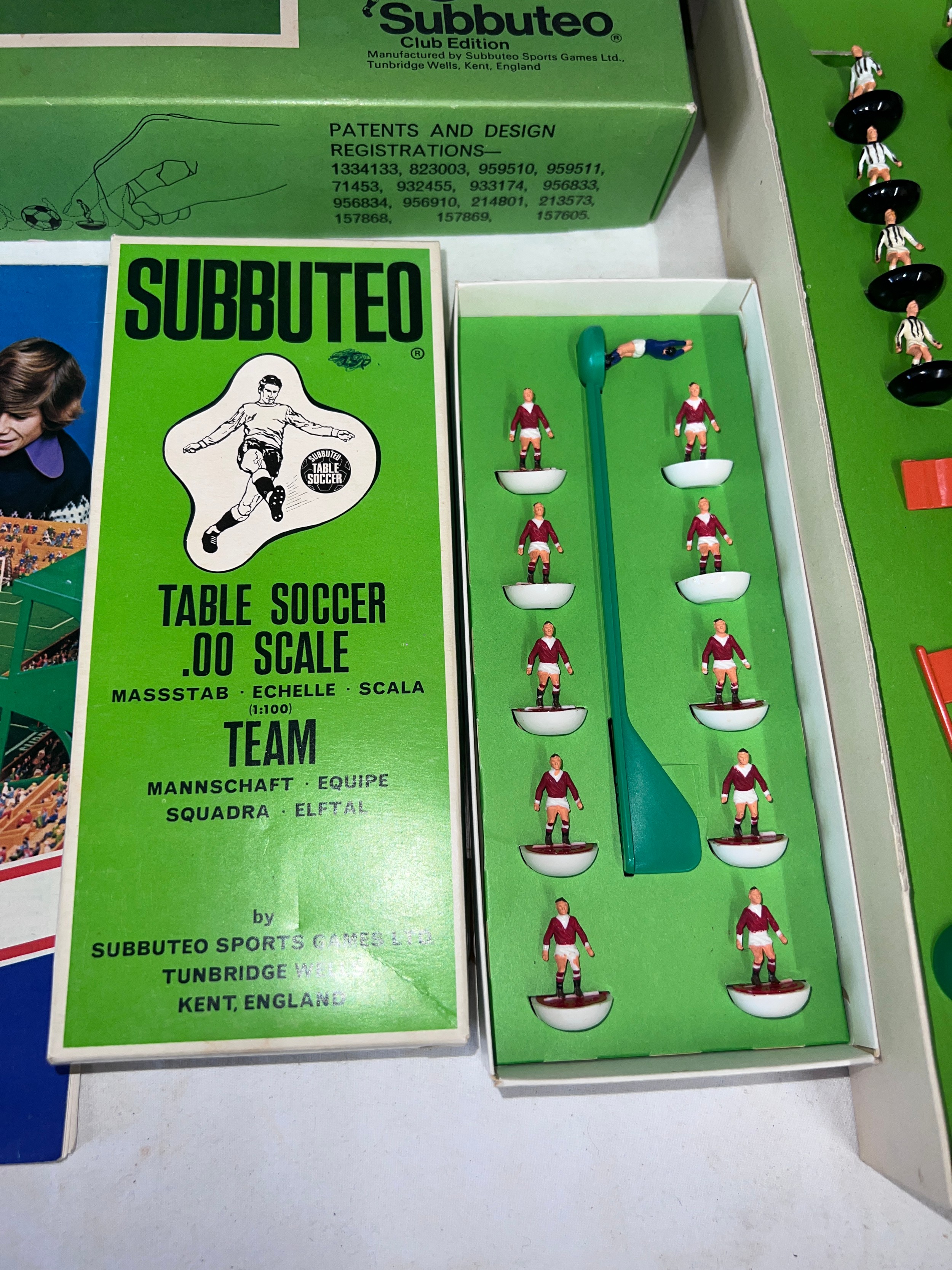 A collection of Subbuteo to include Club Edition, Scoreboard, teams, F.A. cup etc. - Bild 2 aus 7