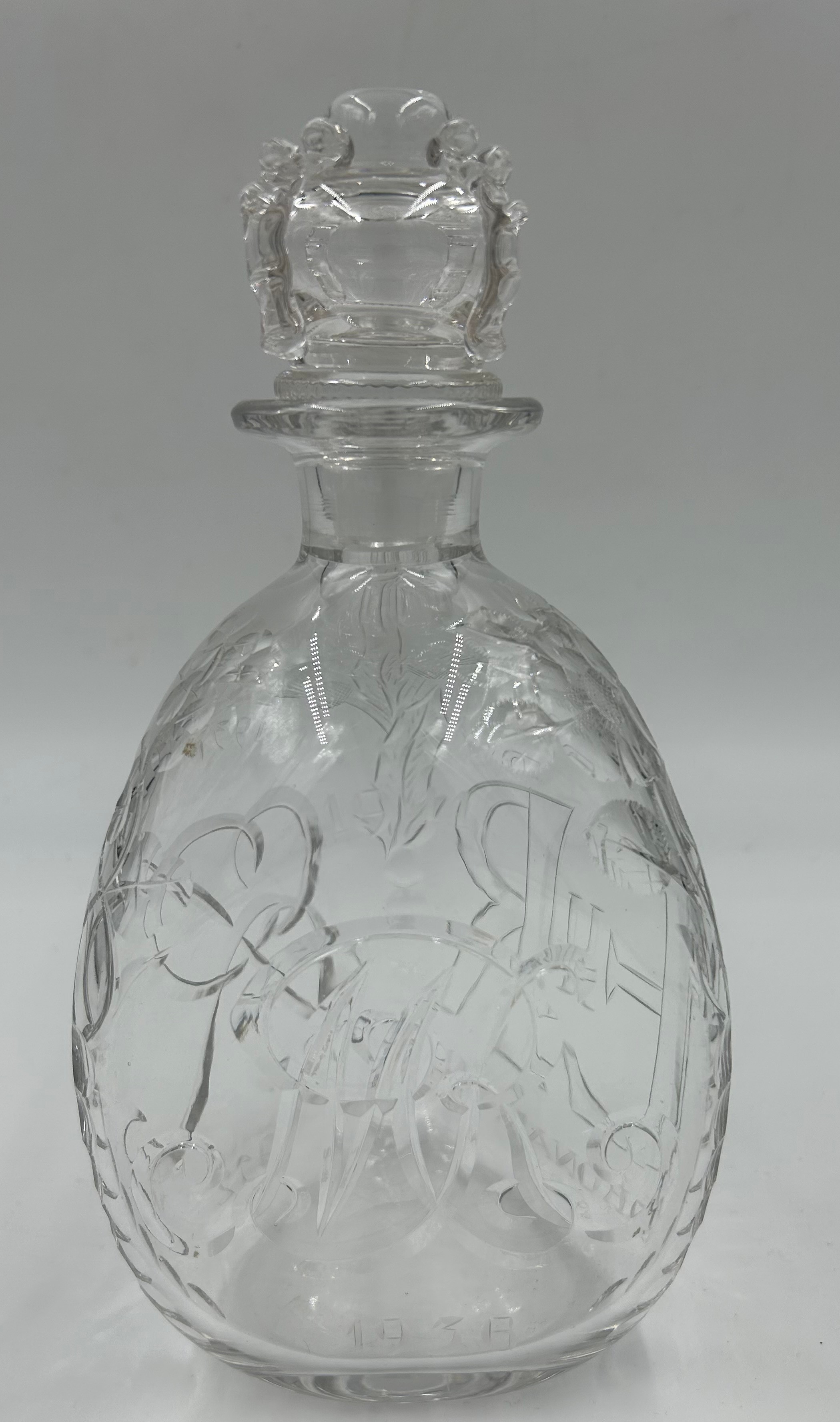 Good quality 20thC cut glass to include a Coronation decanter, 2 x large Stuart goblets etched - Bild 4 aus 9