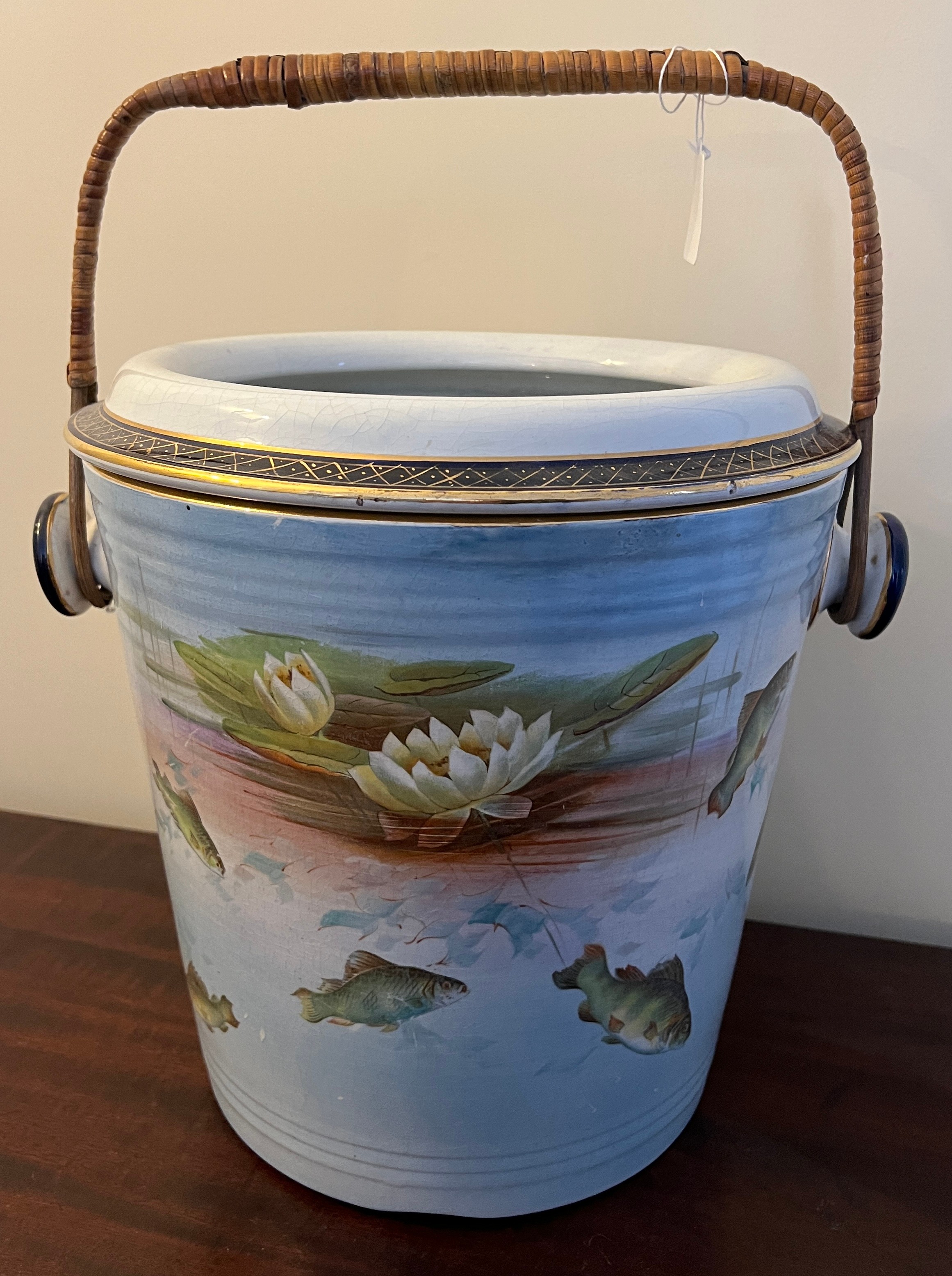 A Winton Grimwades transfer printed slop bucket with fish and waterlily design with wicker handle. - Image 7 of 8