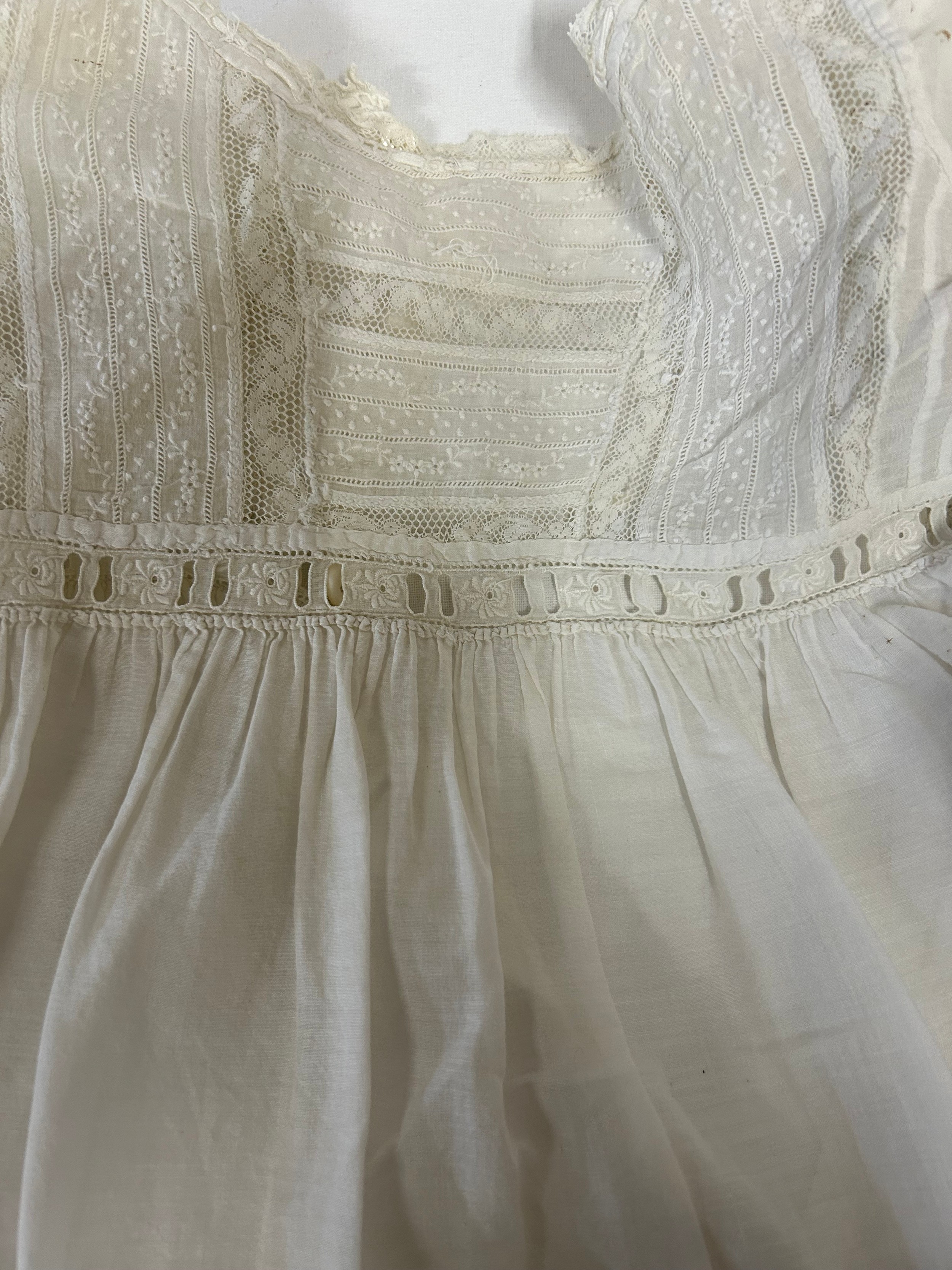 A collection Victorian Nightgowns (4), Petticoats (3) along with 6 Christening Gowns all in cotton/ - Image 8 of 12