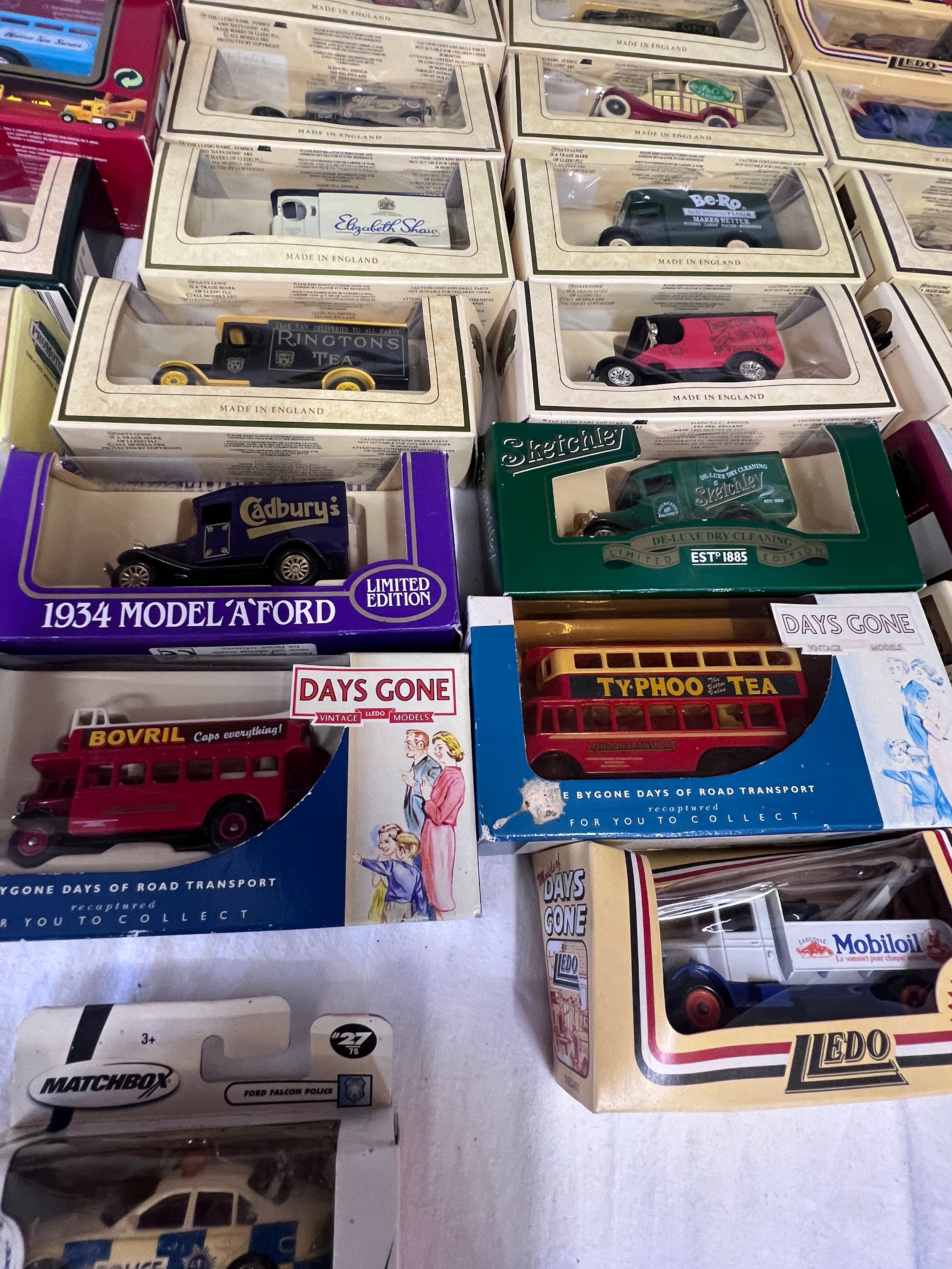 A collection of boxed diecast vehicles of mostly Days Gone, Hobby Dax Antique Lorries, Days Gone - Image 4 of 9