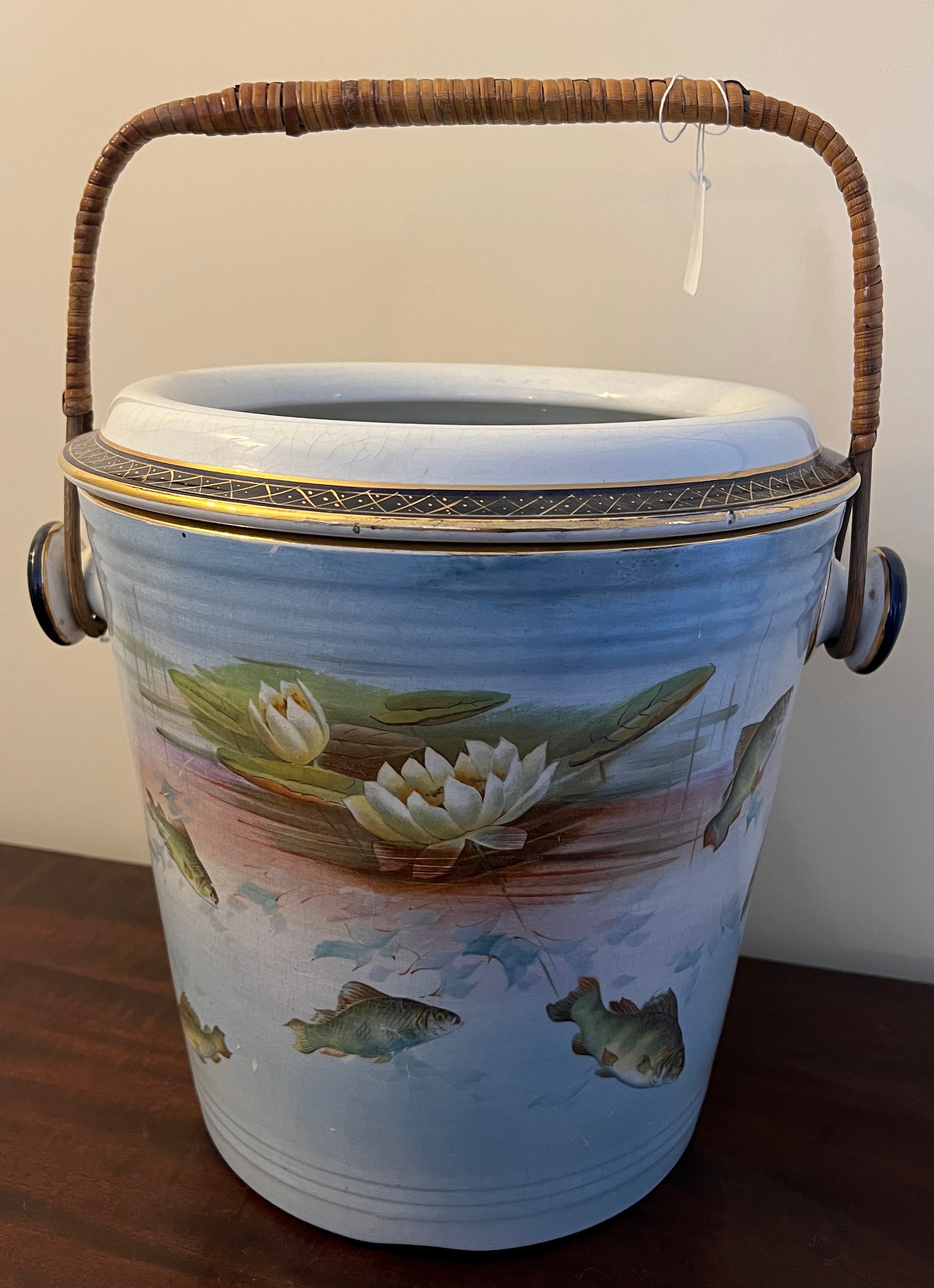 A Winton Grimwades transfer printed slop bucket with fish and waterlily design with wicker handle. - Image 5 of 8