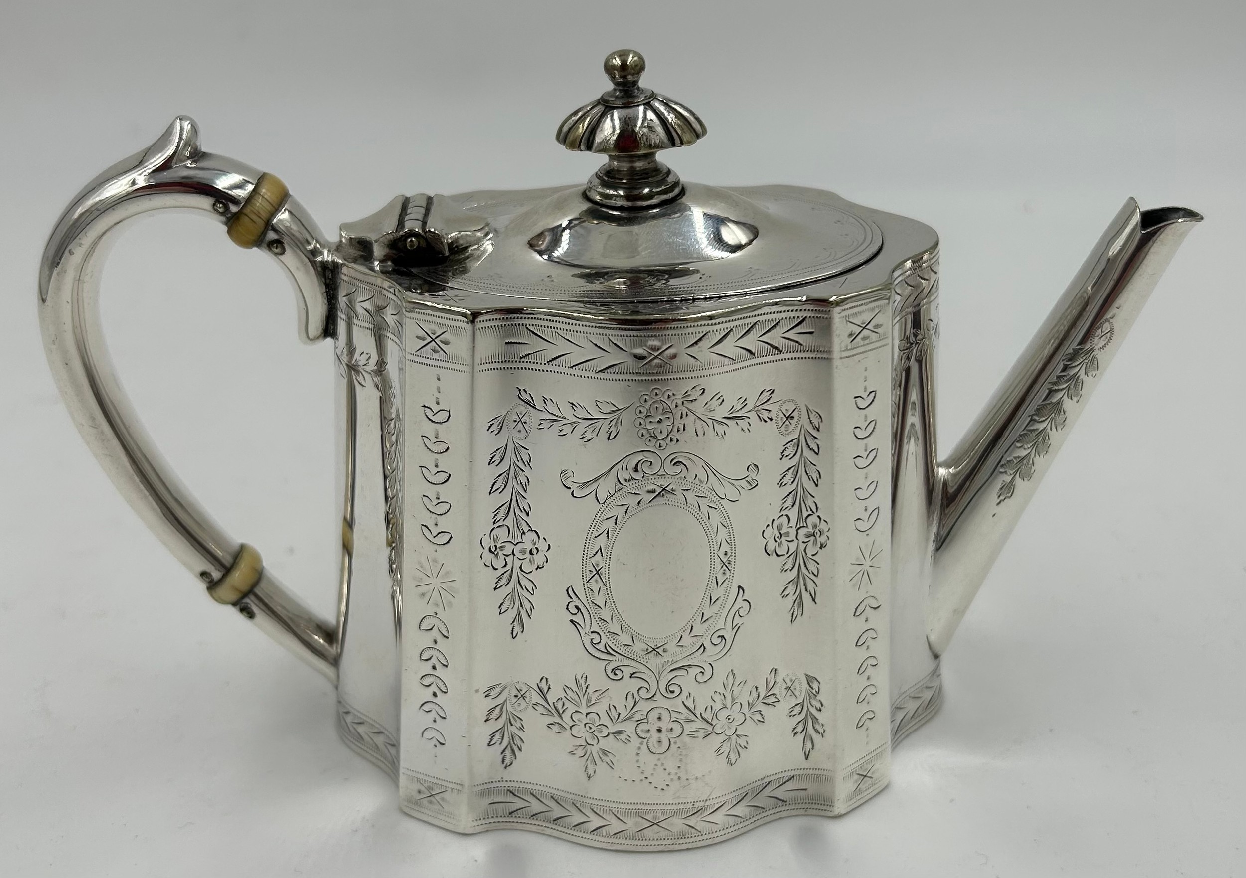 A quantity of good quality silver plated items to include a heavy Barker Ellis ornate oblong twin - Image 6 of 7