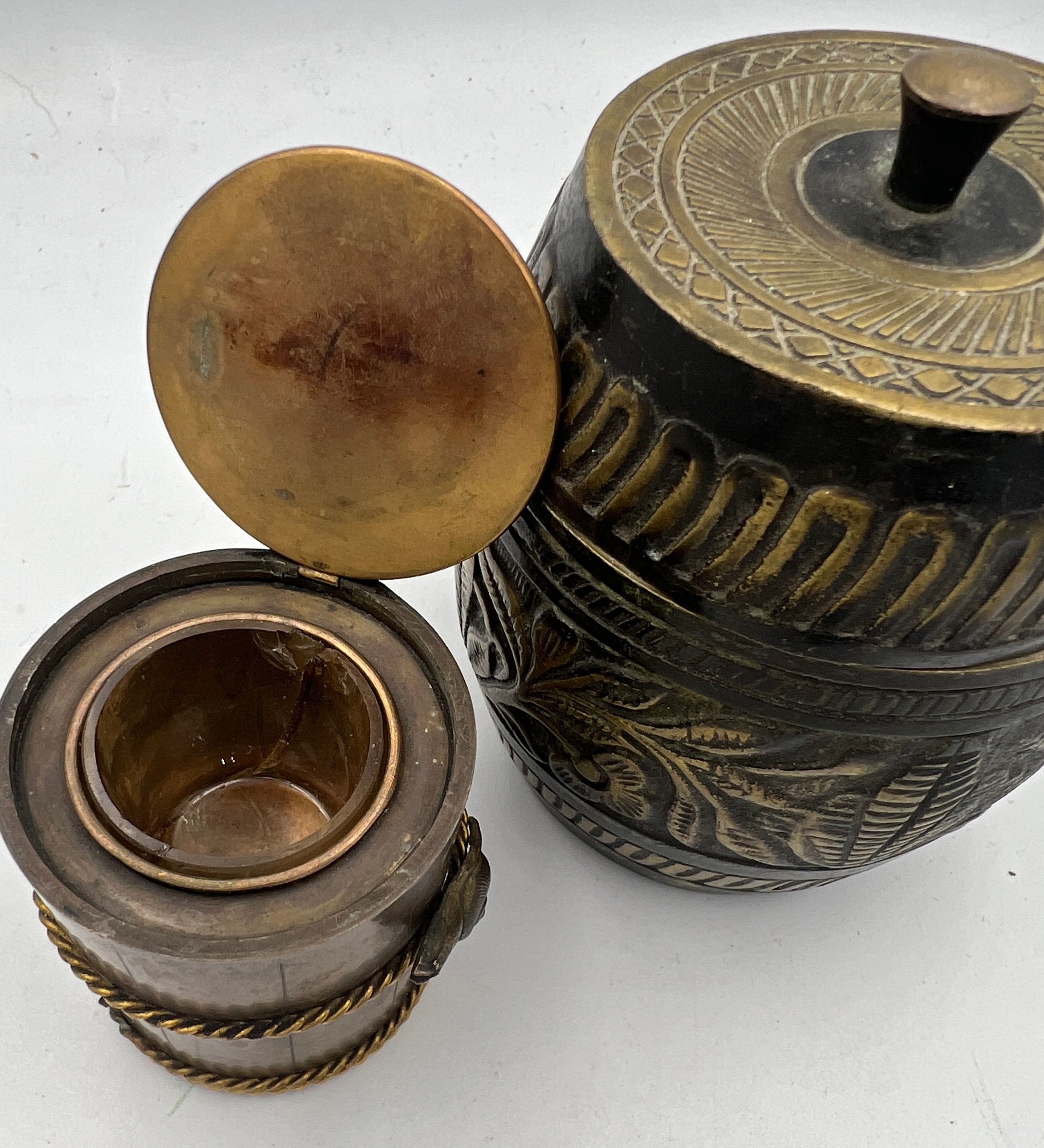 A Japanese brass and copper inkwell, 5.5cm h together with a brass lidded pot. - Image 5 of 7