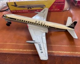 A boxed English Welsotoys tinplate De Havilland Comet 4 'B.O.A.C' aeroplane, circa 1950, with