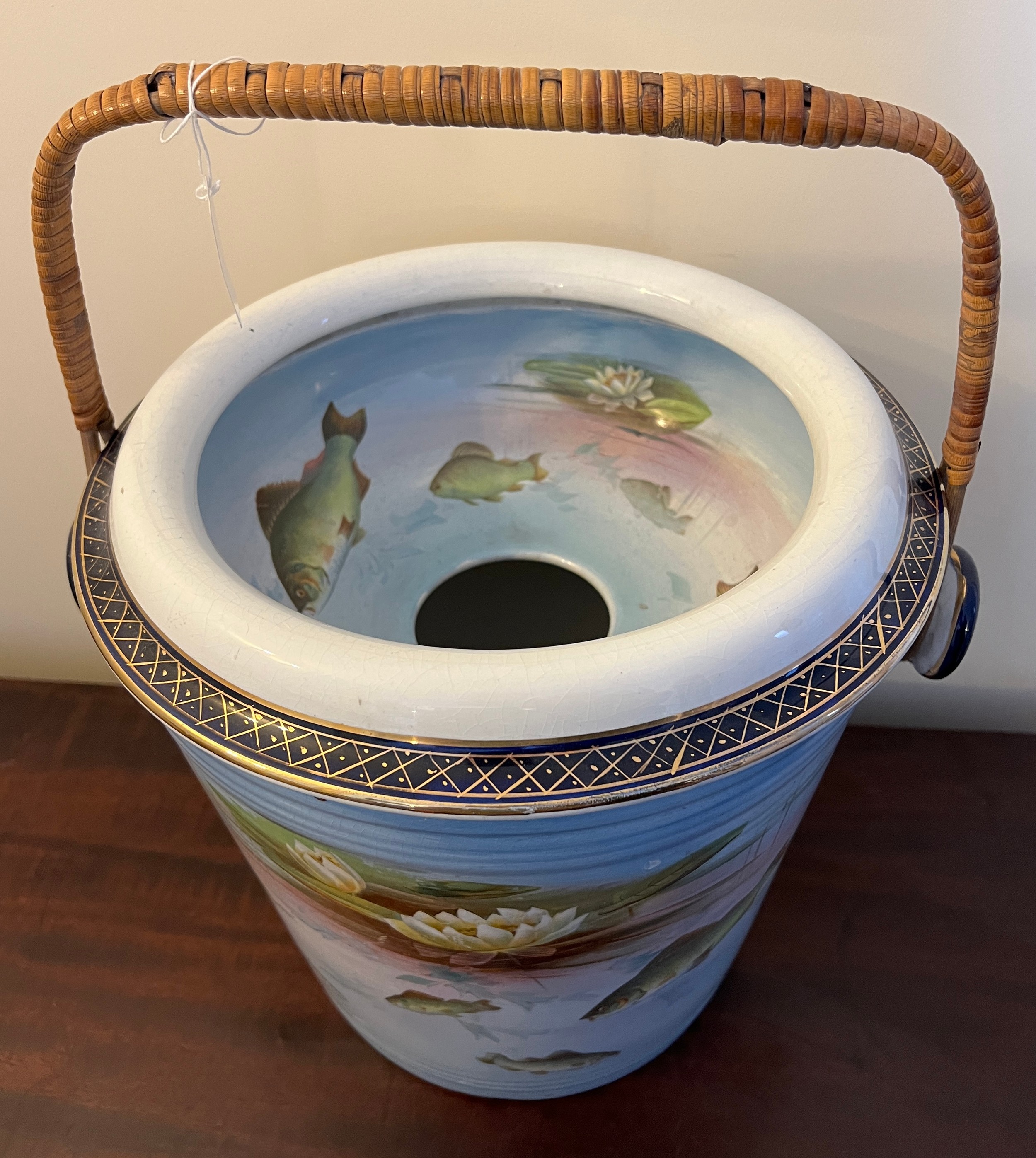 A Winton Grimwades transfer printed slop bucket with fish and waterlily design with wicker handle. - Image 3 of 8