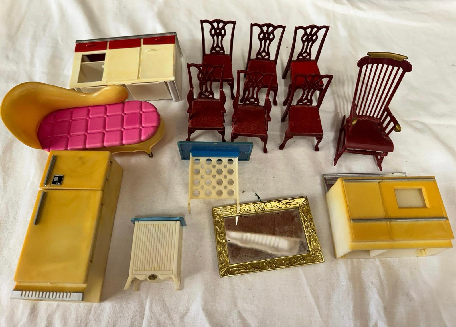 A Lundby Dolls House to include furniture by Marx, Tri-ang and various others some wooden. Approx - Bild 2 aus 13