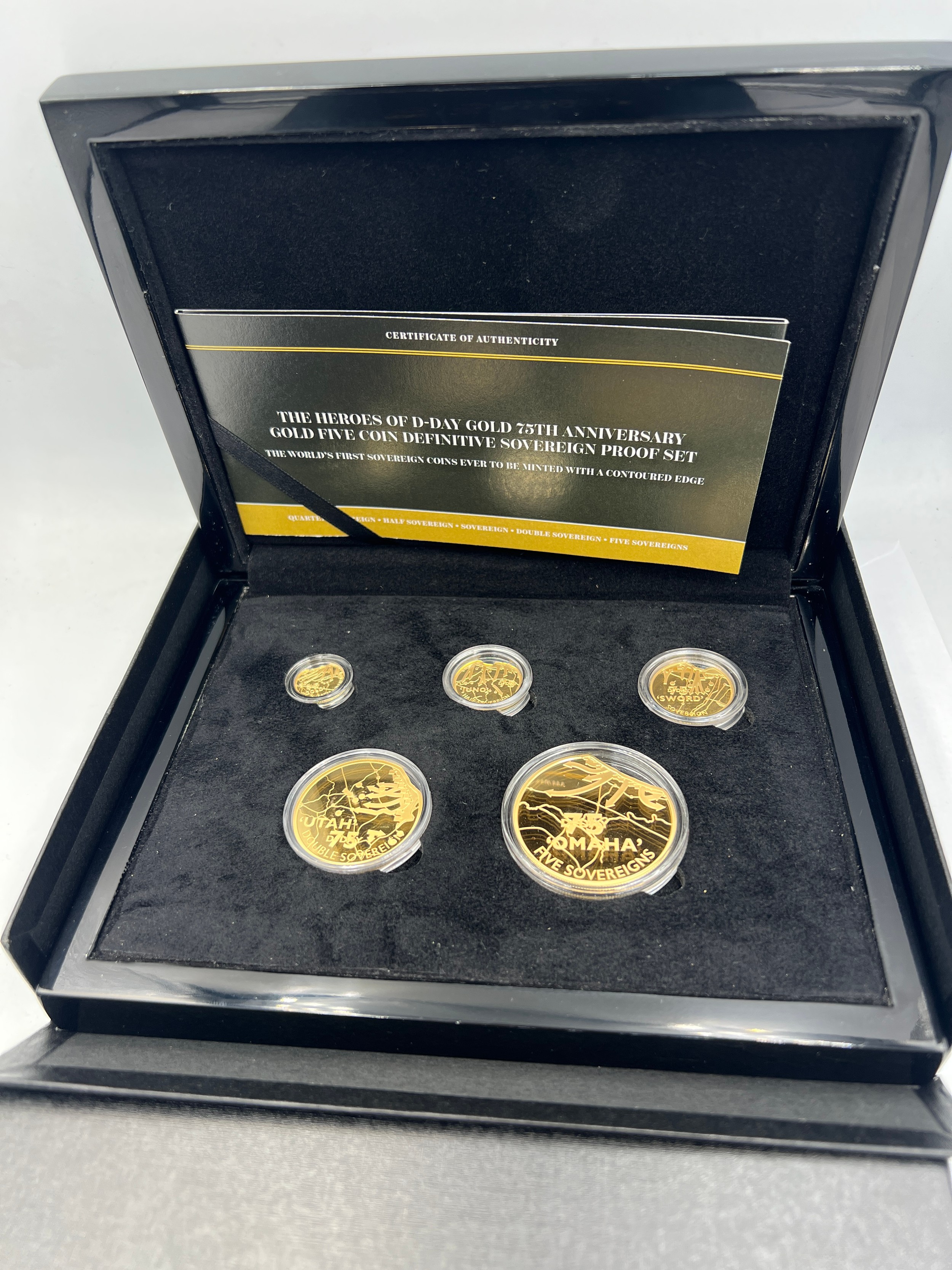 A cased set of gold coins by Hatton’s of London, The 2019 Heroes of D-Day 75th Anniversary Gold - Image 2 of 6