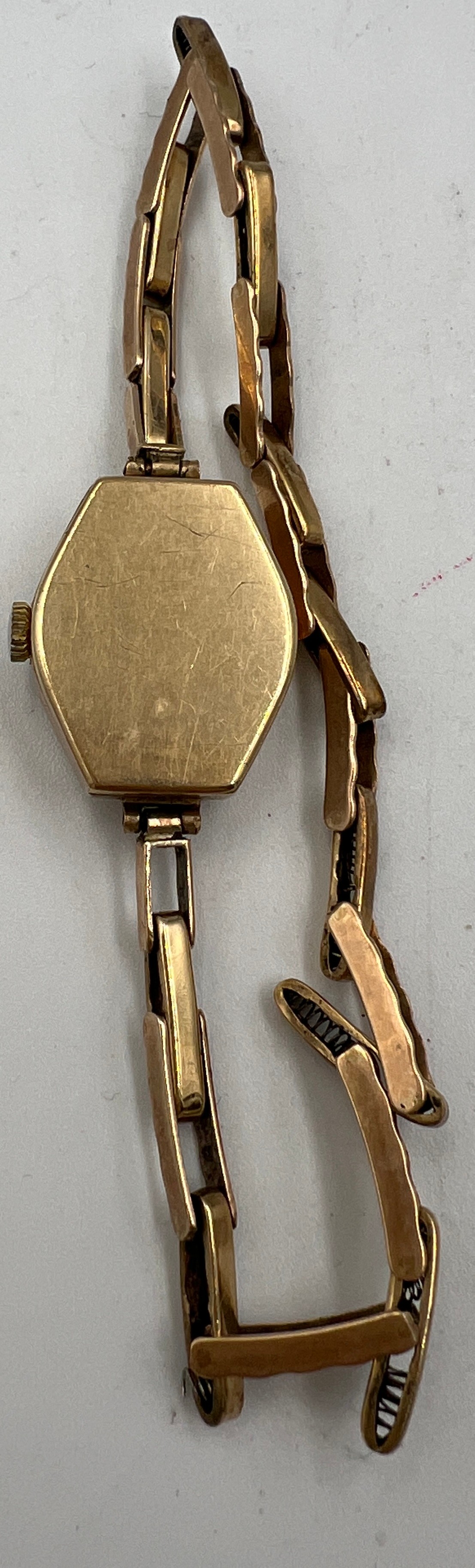 A 9 carat gold ladies Rotary wristwatch with 9 carat gold expanding bracelet. Total weight 13.6gm. - Image 2 of 3