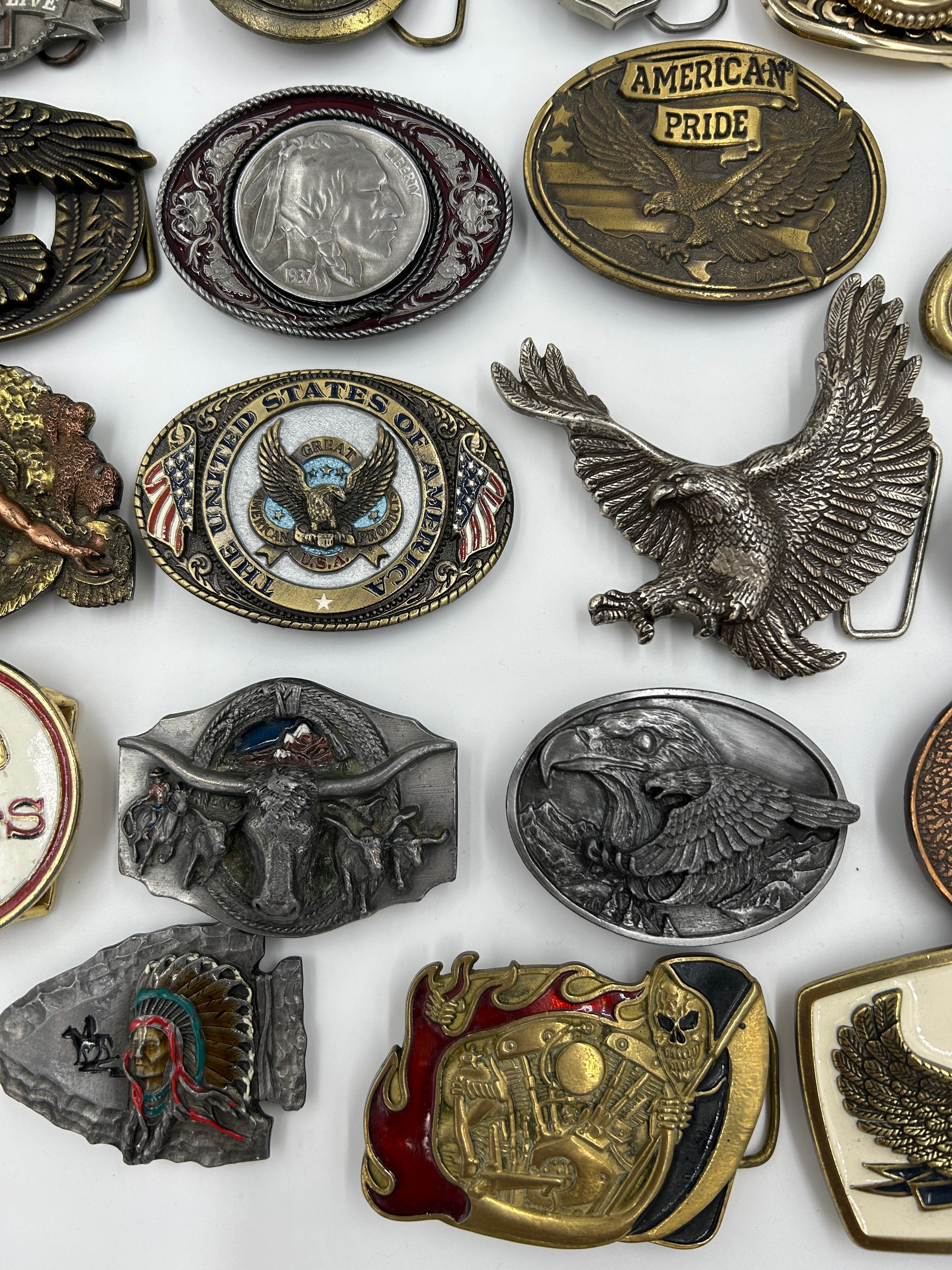 Collection of 34 belt buckles, mainly in brass with Native American designs, eagles, motorbikes etc. - Image 2 of 11
