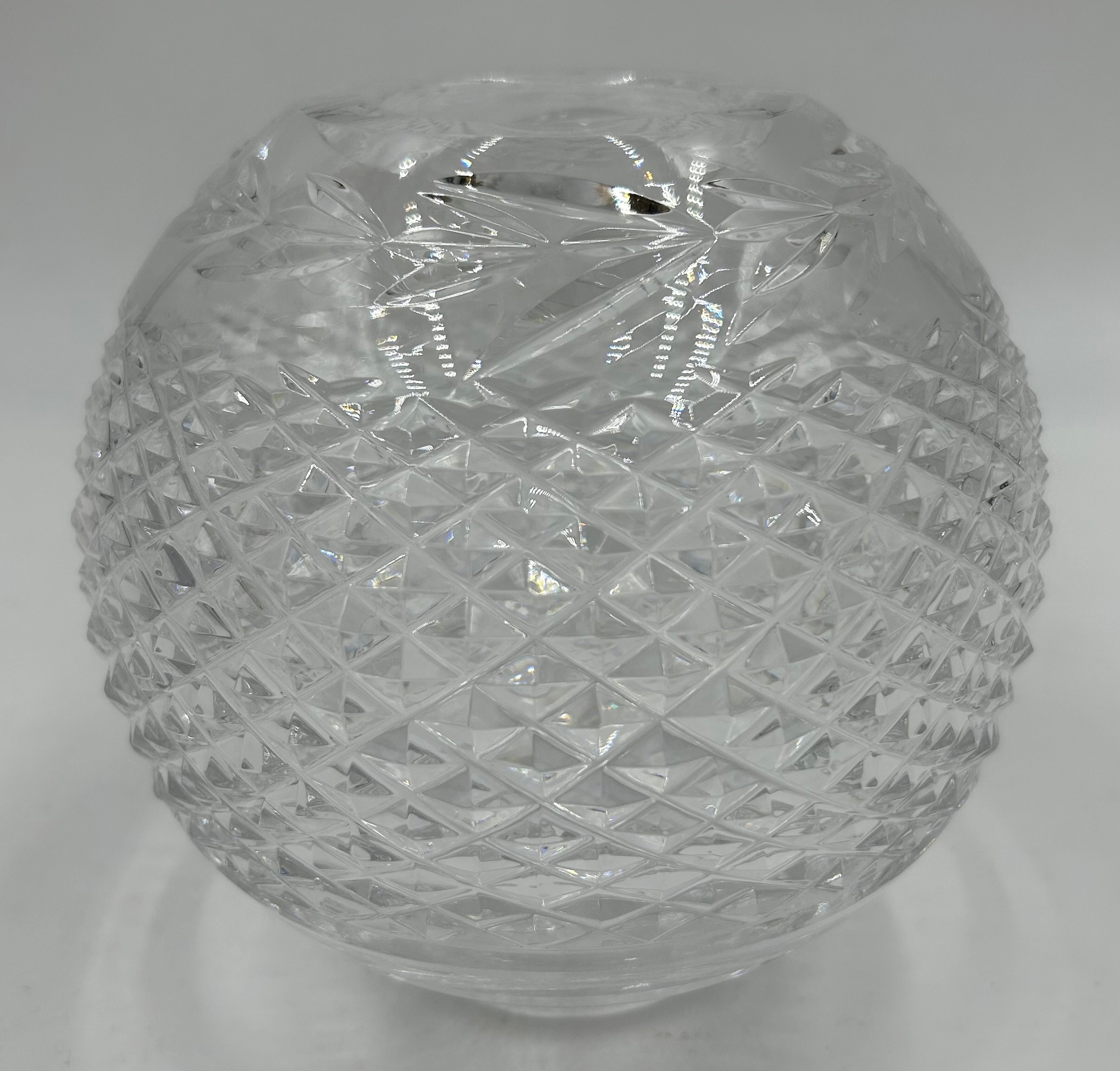 A selection of good quality glass ware to include a Waterford round vase 15cm h, a heavy Waterford - Bild 3 aus 8