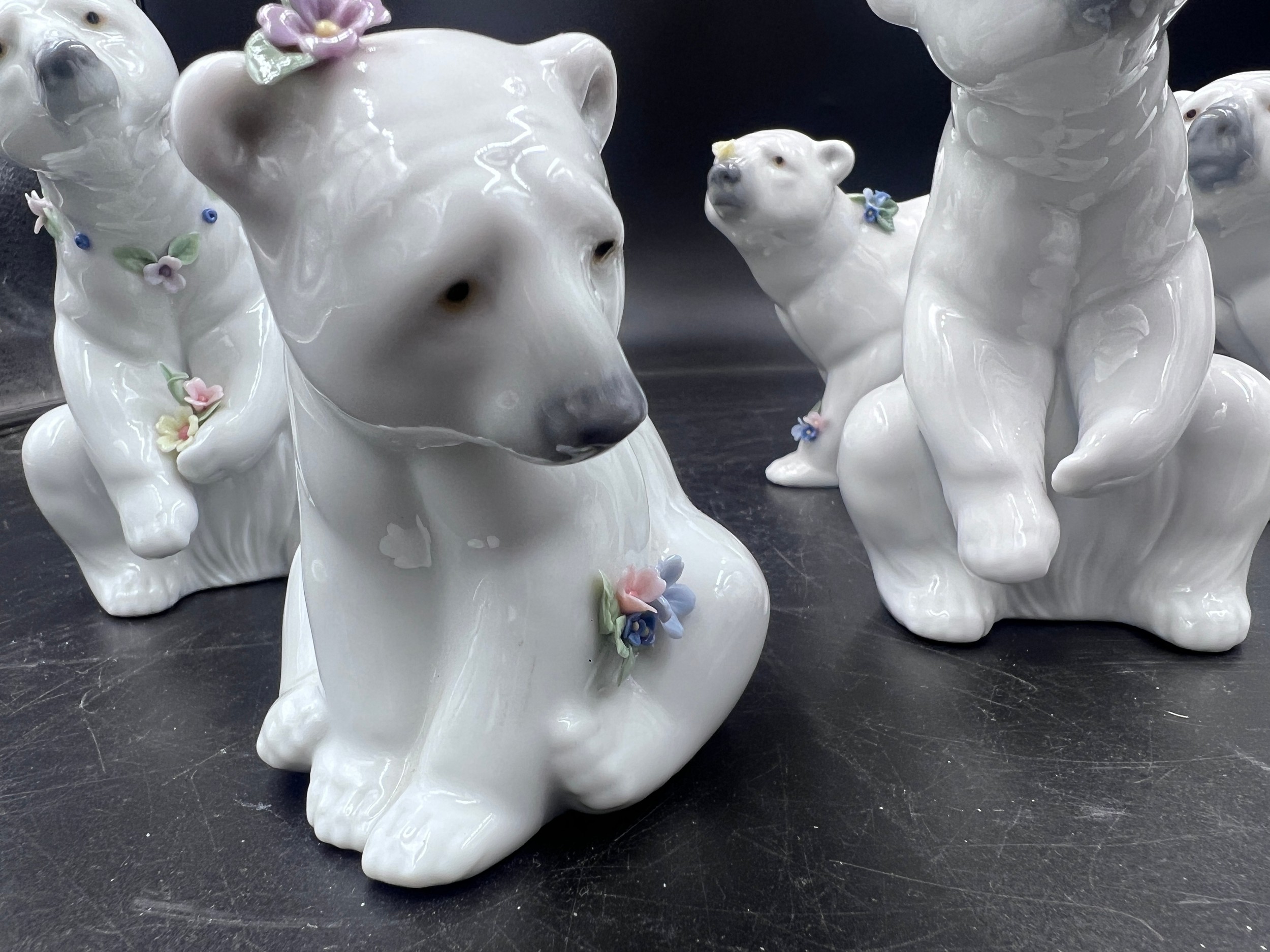 Boxed Lladro Polar Bears to include 1443 Bearly Love, 1207 Polar Bear, 1208 Polar Bear, 6355 Polar - Image 4 of 7
