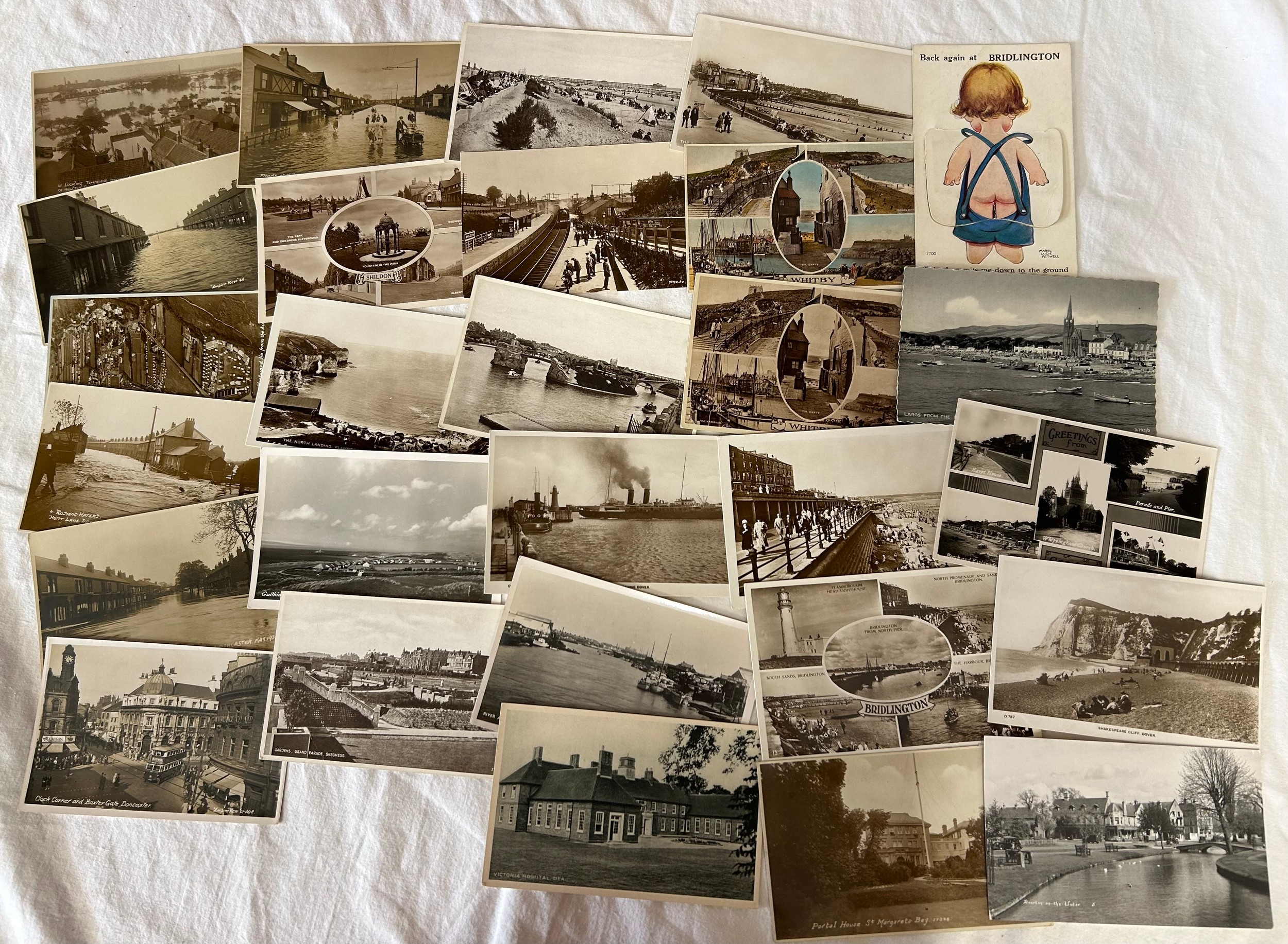 A quantity of unused postcards of the United Kingdom, majority are real photo cards, some East - Image 2 of 9