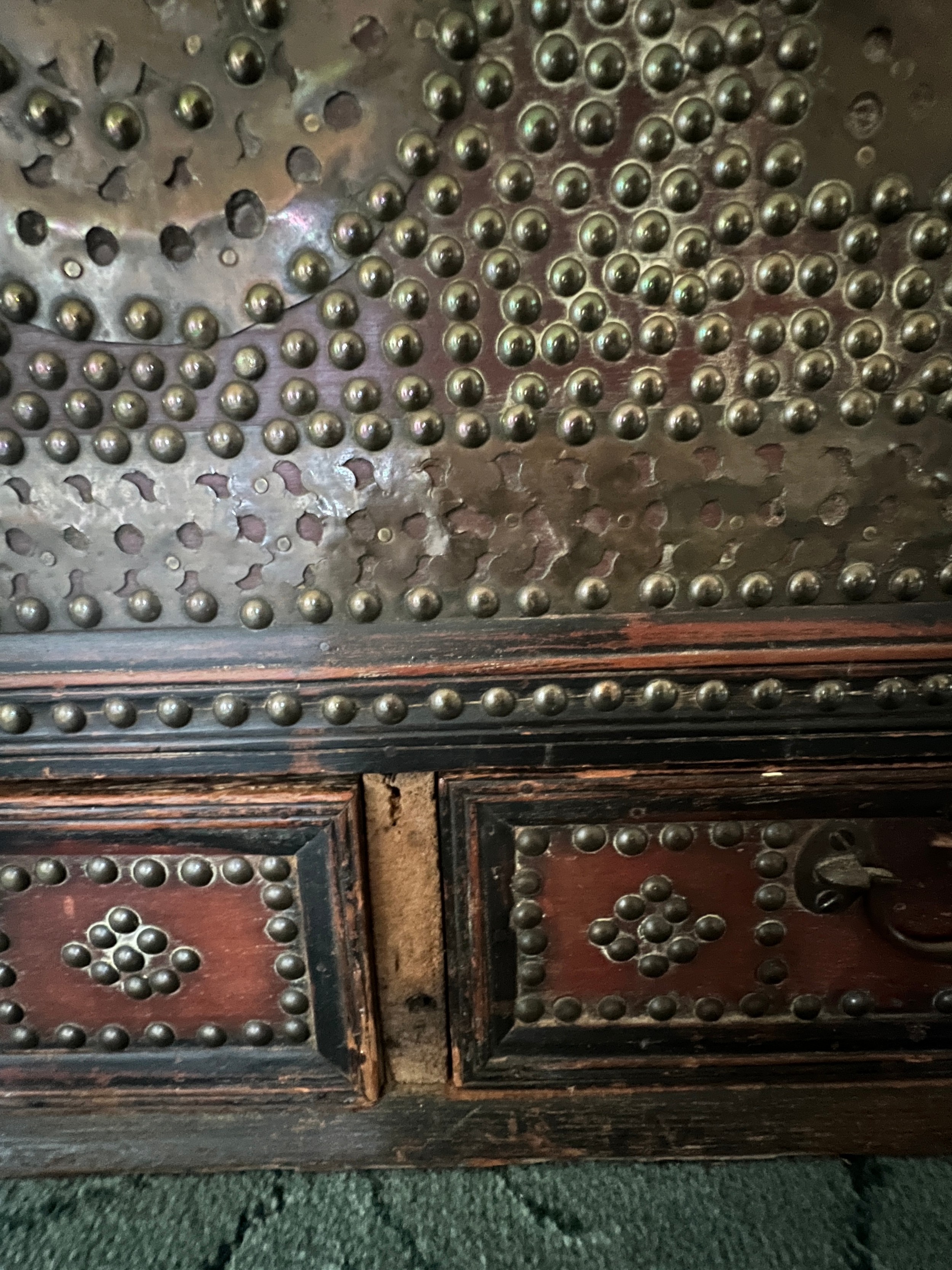 A 19thC Middle Eastern brass studded blanket box with interior candle box and three drawers to base. - Bild 3 aus 7