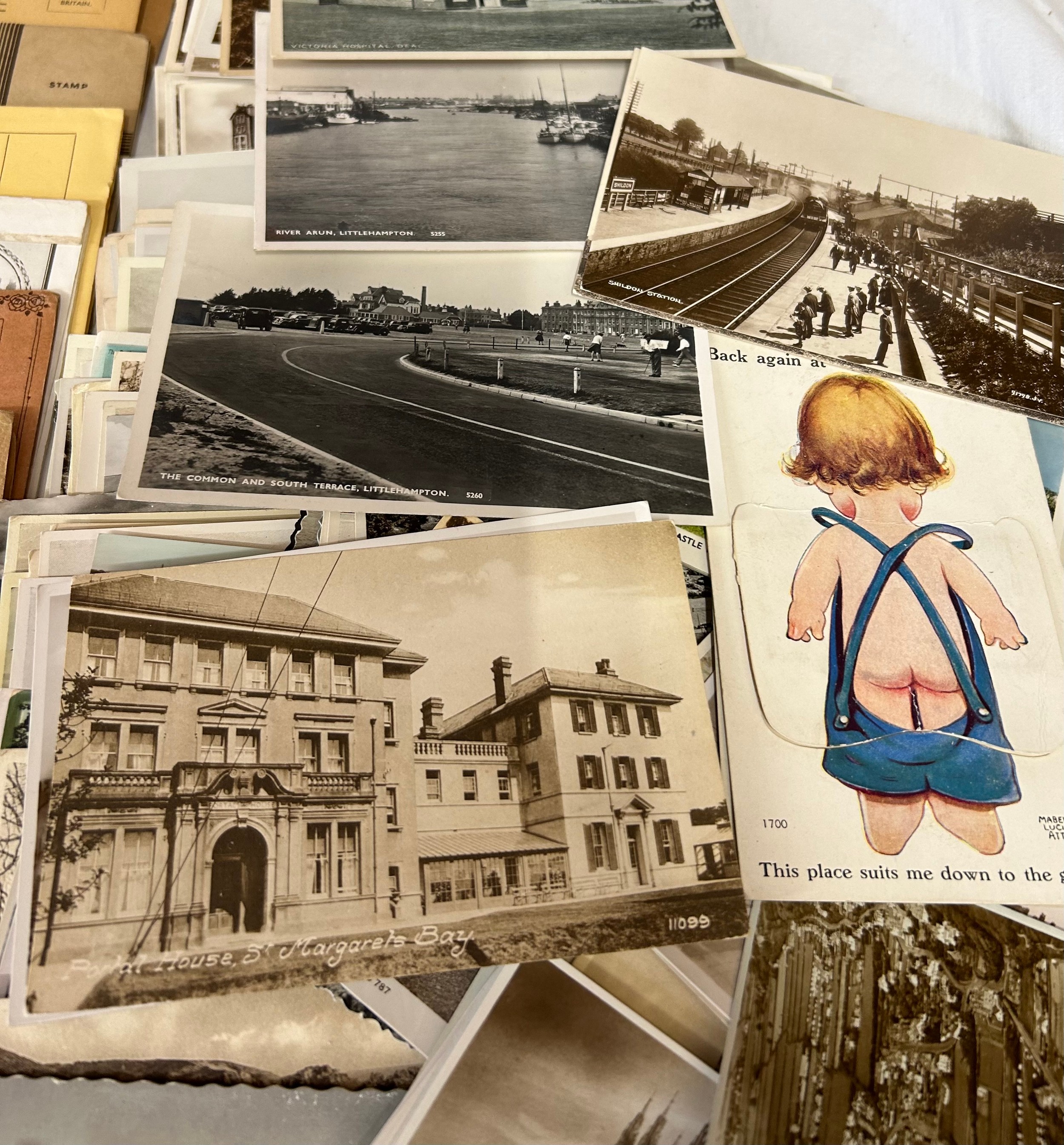 A quantity of unused postcards of the United Kingdom, majority are real photo cards, some East - Image 4 of 9