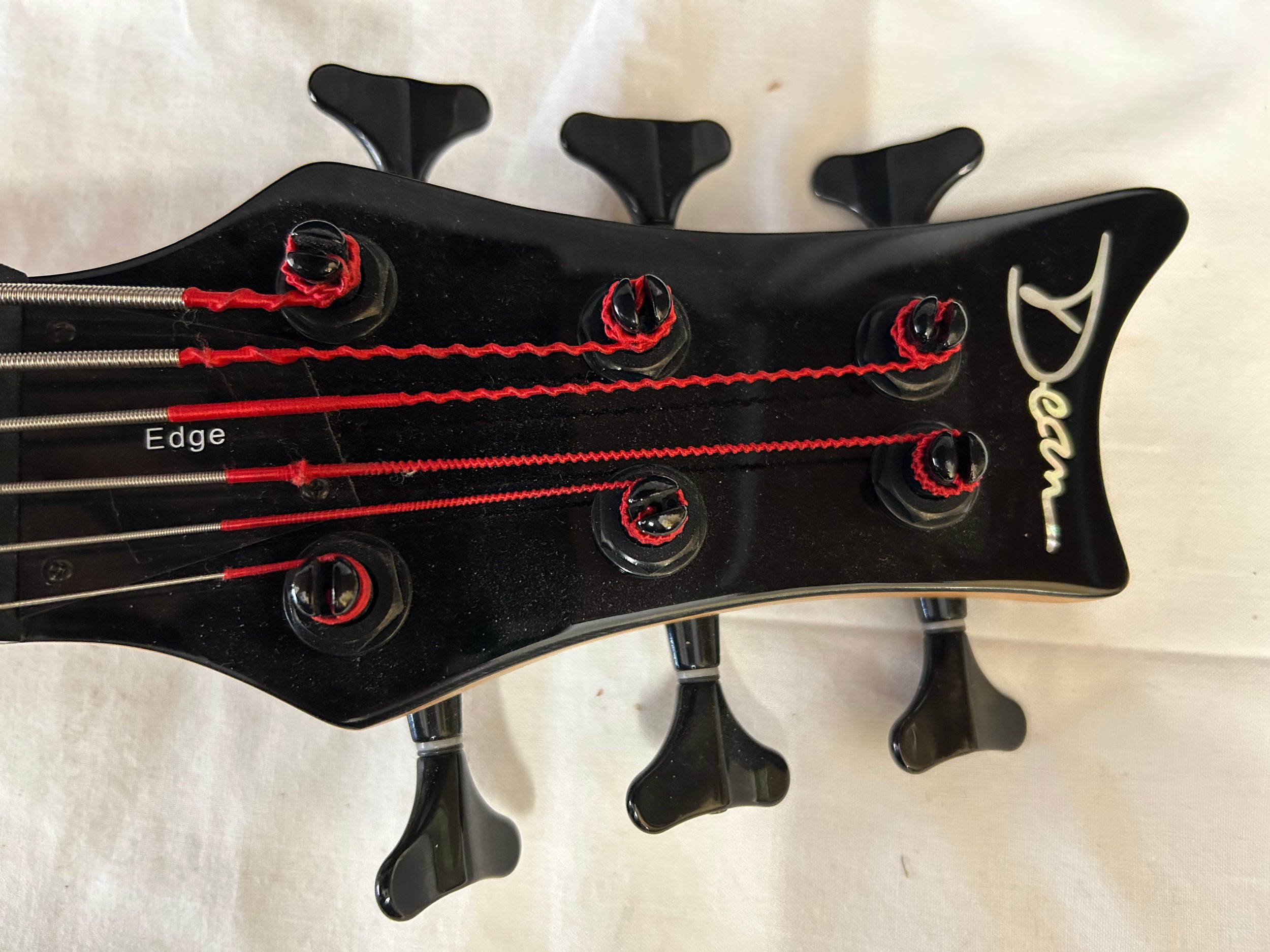 A Dean Edge 6 String Bass Guitar constructed from a Basswood body with bolt-on Maple neck in a - Image 3 of 7