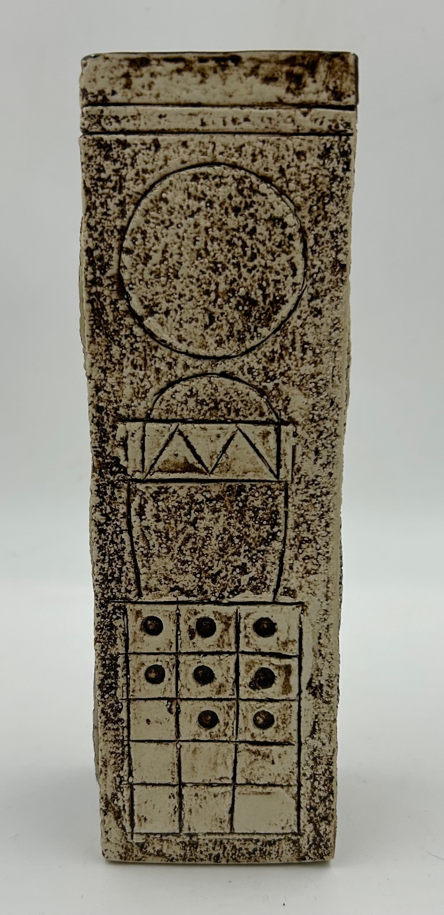 Troika pottery square vase with geometric decoration in brown and blue glazes marked Troika Cornwall - Image 4 of 5