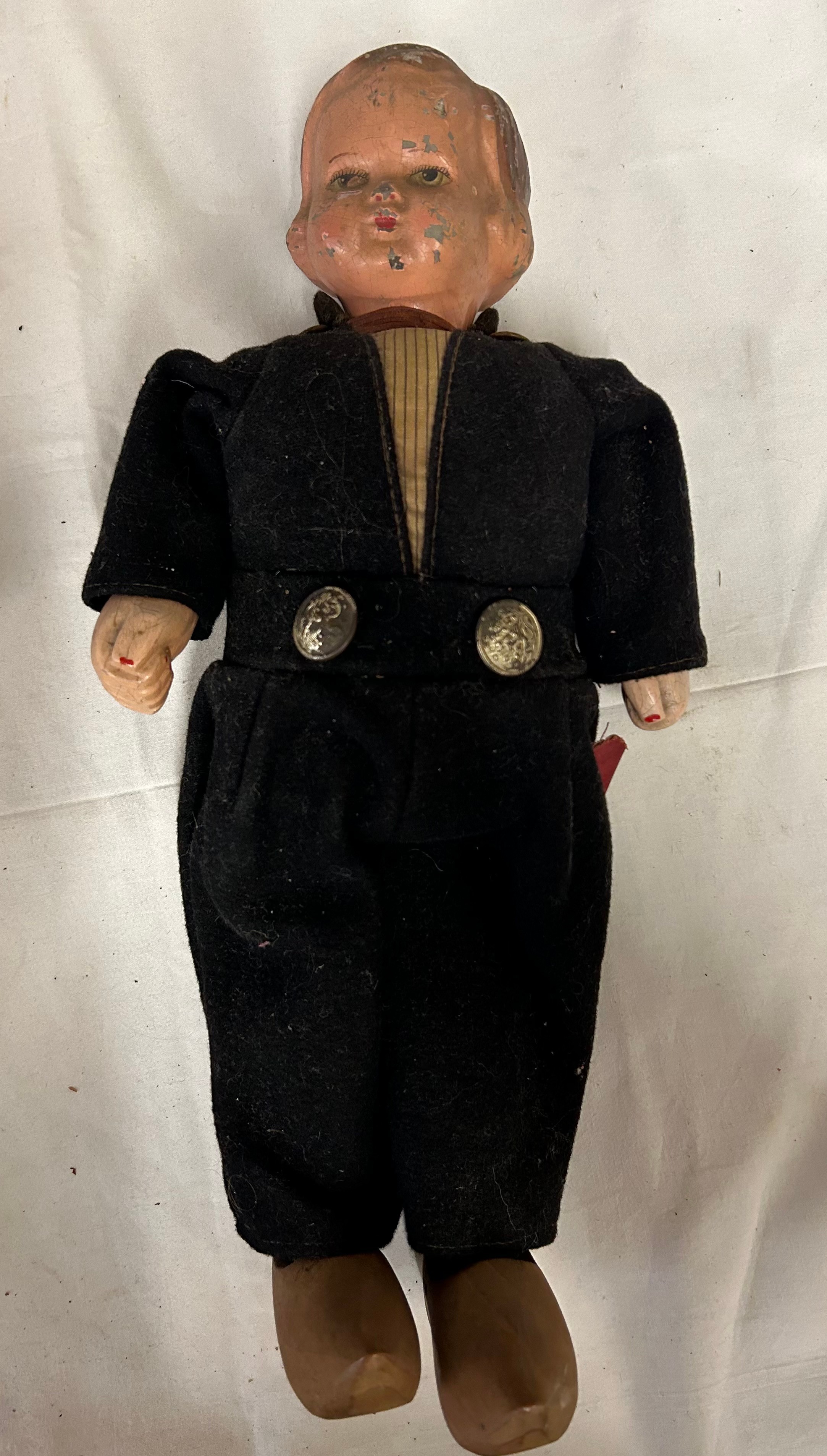 A collection of vintage dolls to include Kera doll in Dutch costume, a pot Dutch doll with clogs - Image 2 of 4