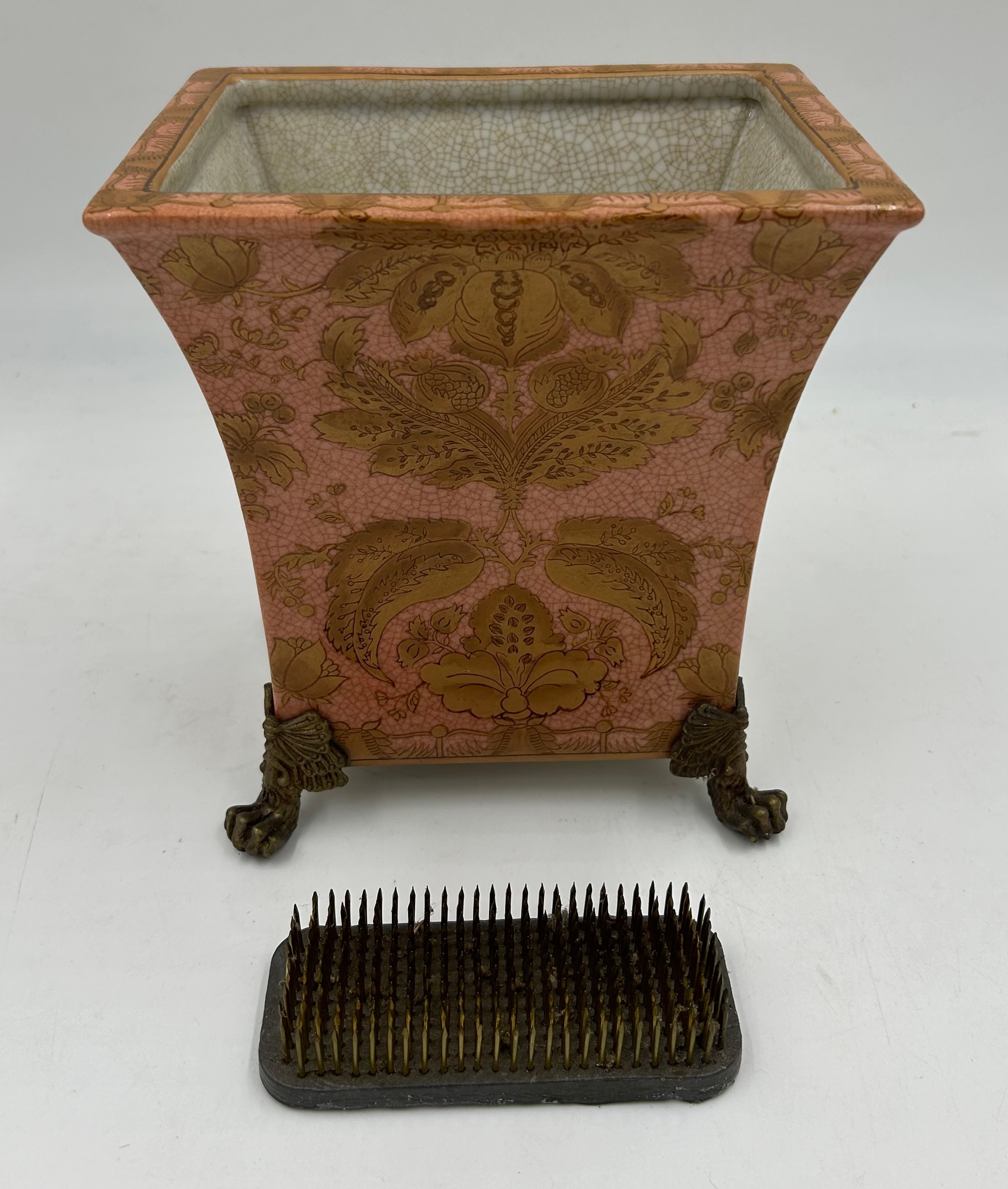 A selection of ceramics to include Dresden basket, Vista Alegre planter, A Wong Lee, 1895 bronze - Bild 2 aus 10