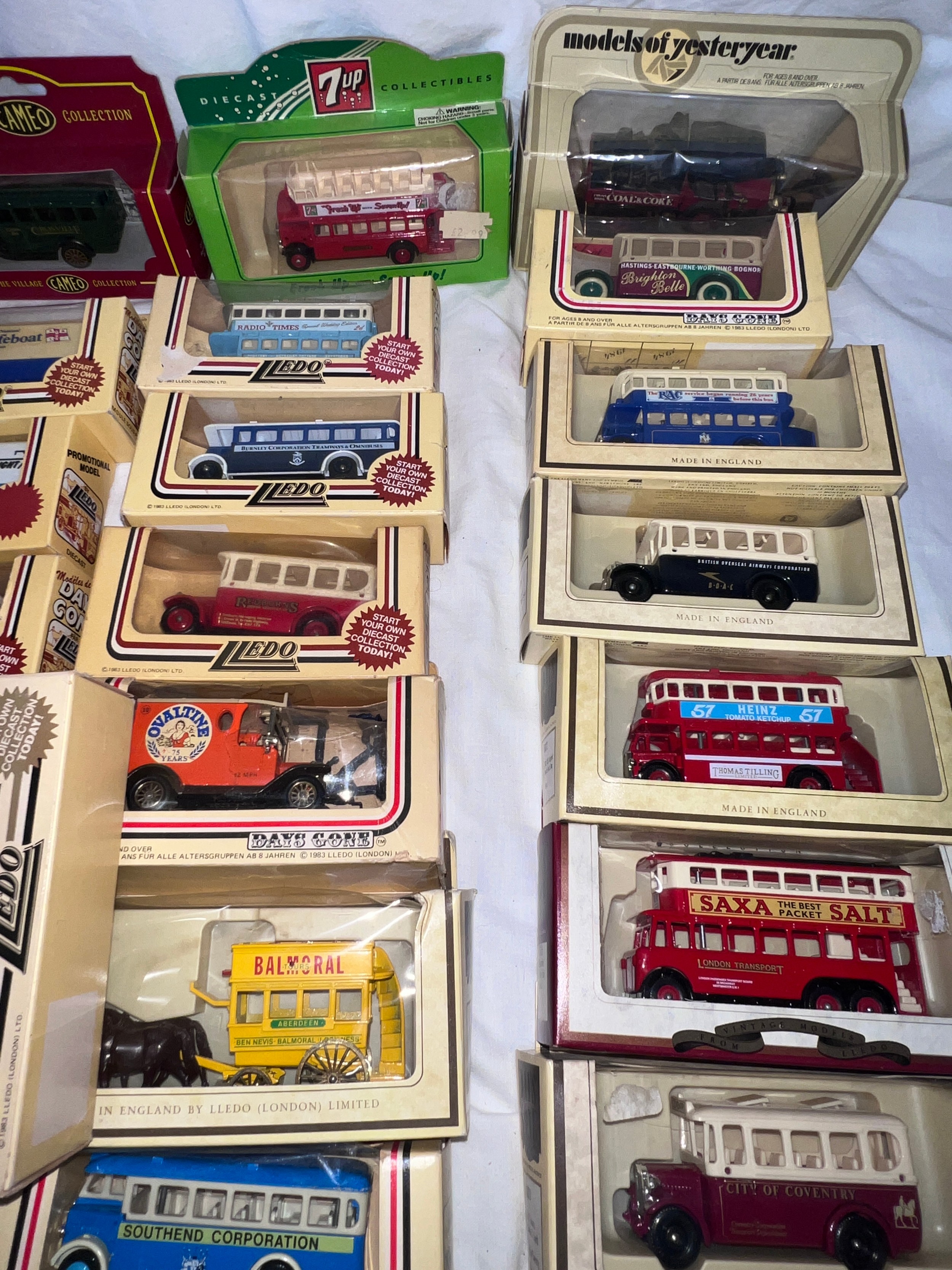 A collection of boxed Lledo models of buses & vehicles to include Days Gone, Models of Yesteryear, - Bild 7 aus 7