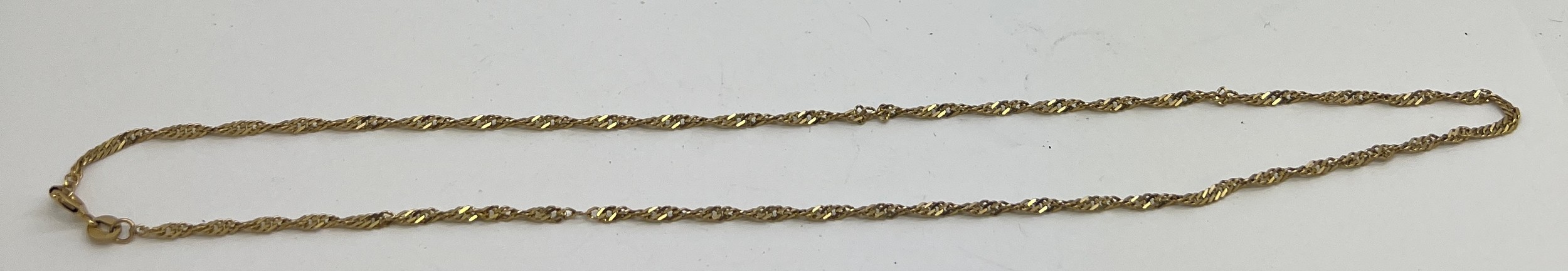 A 9 carat gold chain necklace. Length 44cm. Weight 3.6gm.