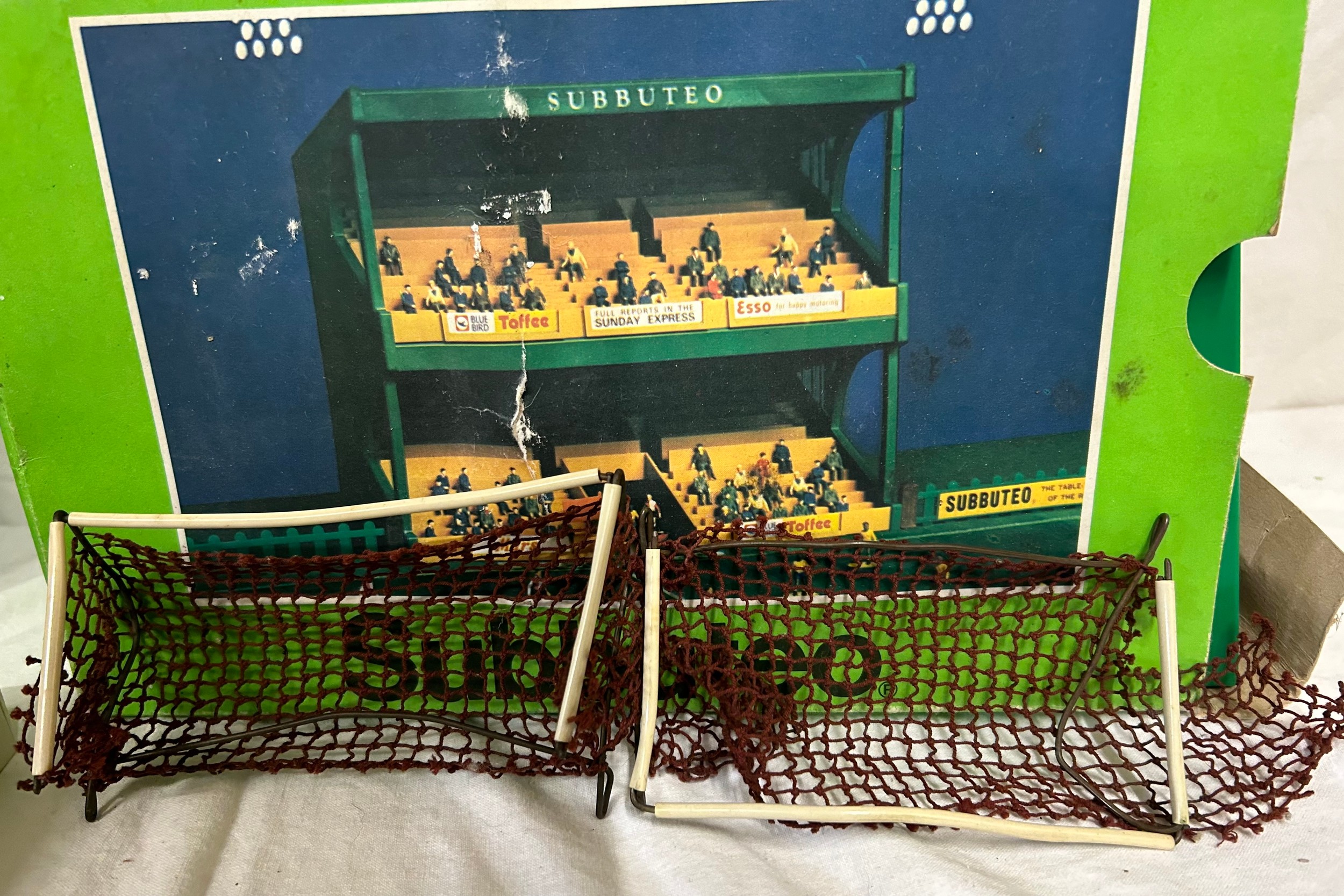 A collection of twenty-one vintage 00 scale Subbuteo teams comprising England, Crystal Palace, - Image 11 of 11