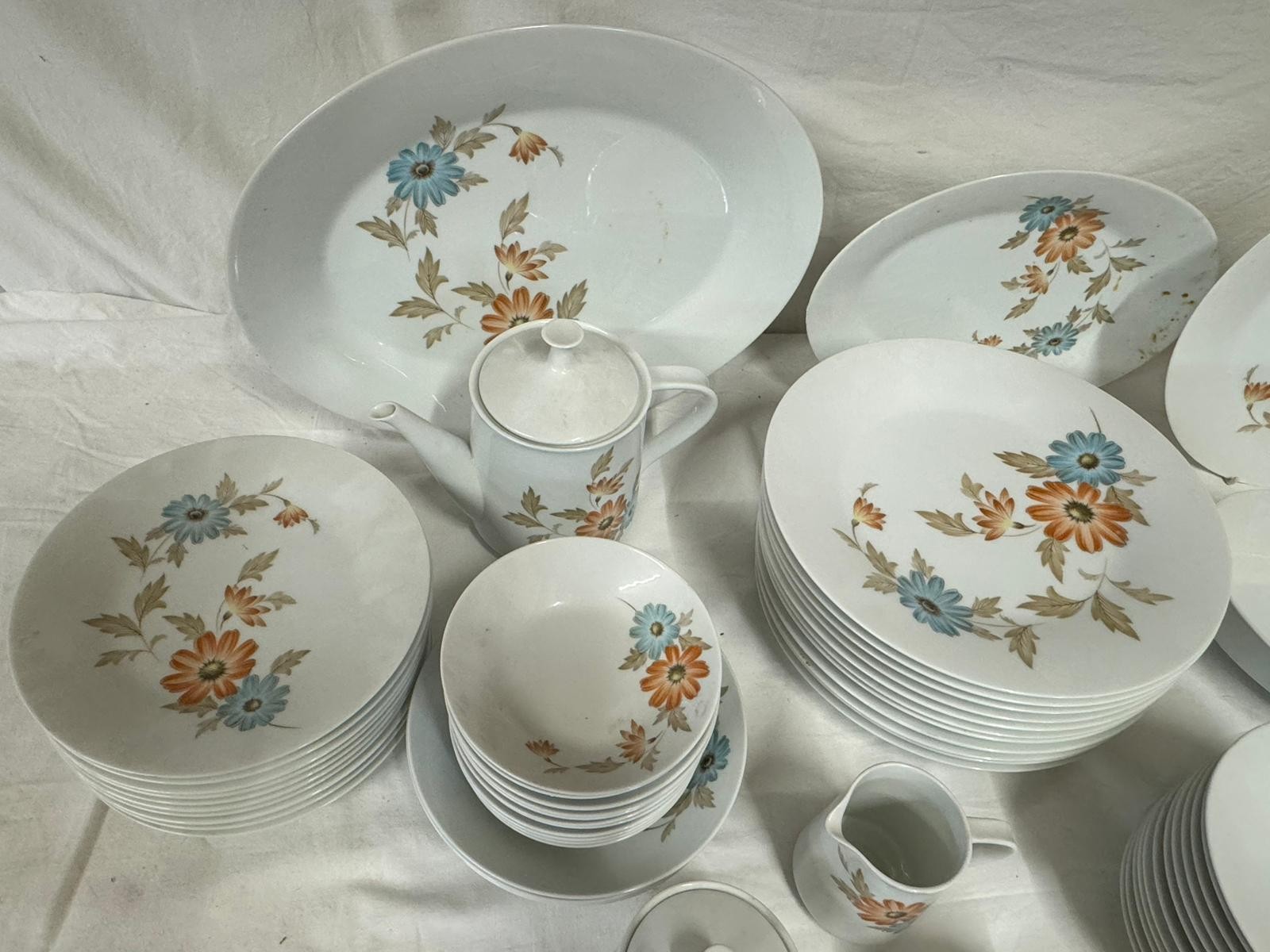 Noritake part dinner/tea service to include 2 oval meat dishes, largest approx. 40cm l, lidded - Bild 5 aus 5