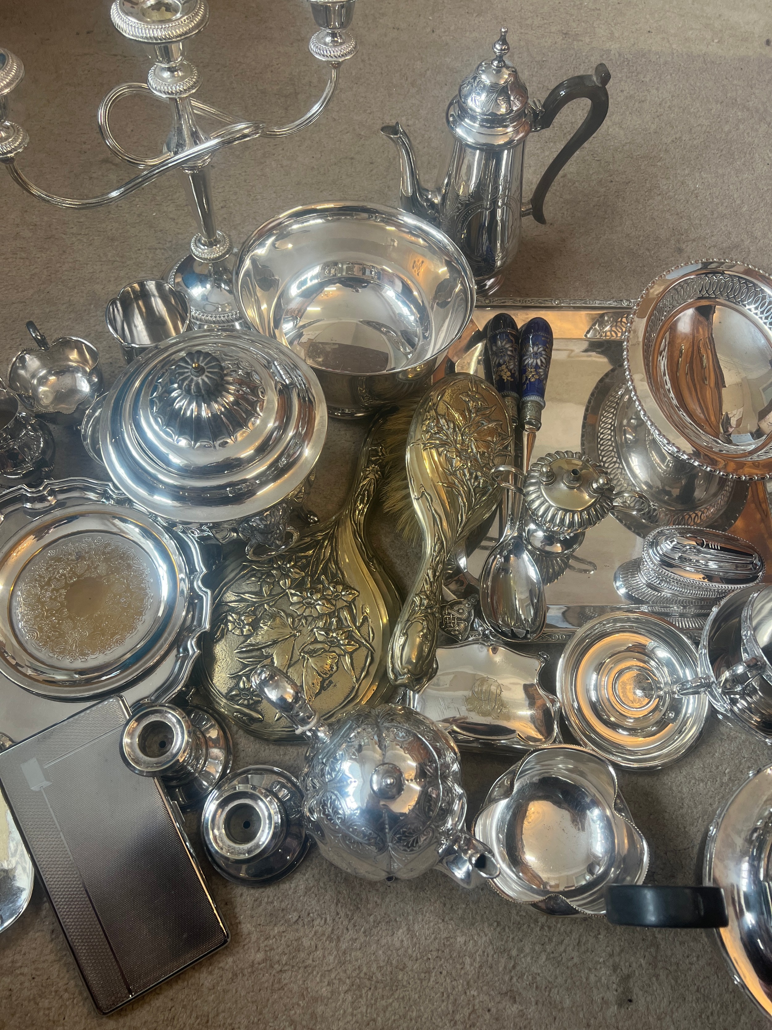 A large quantity of good quality 19th/20thC silver plated items to include trays, coffee pots, - Image 2 of 6
