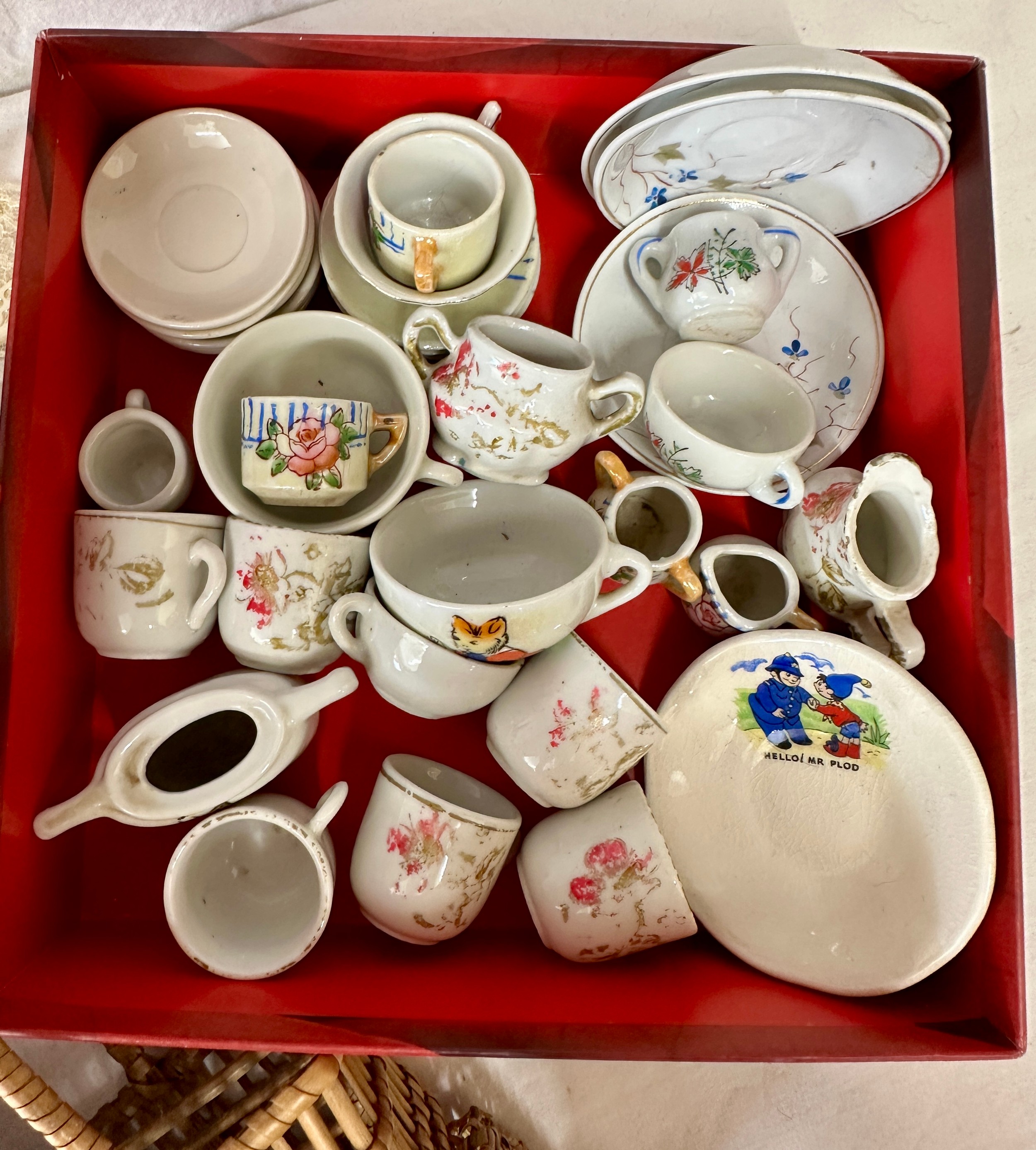 A mixture of items to include vintage doll's house accessories, tin plate pram and bucket, - Image 6 of 7