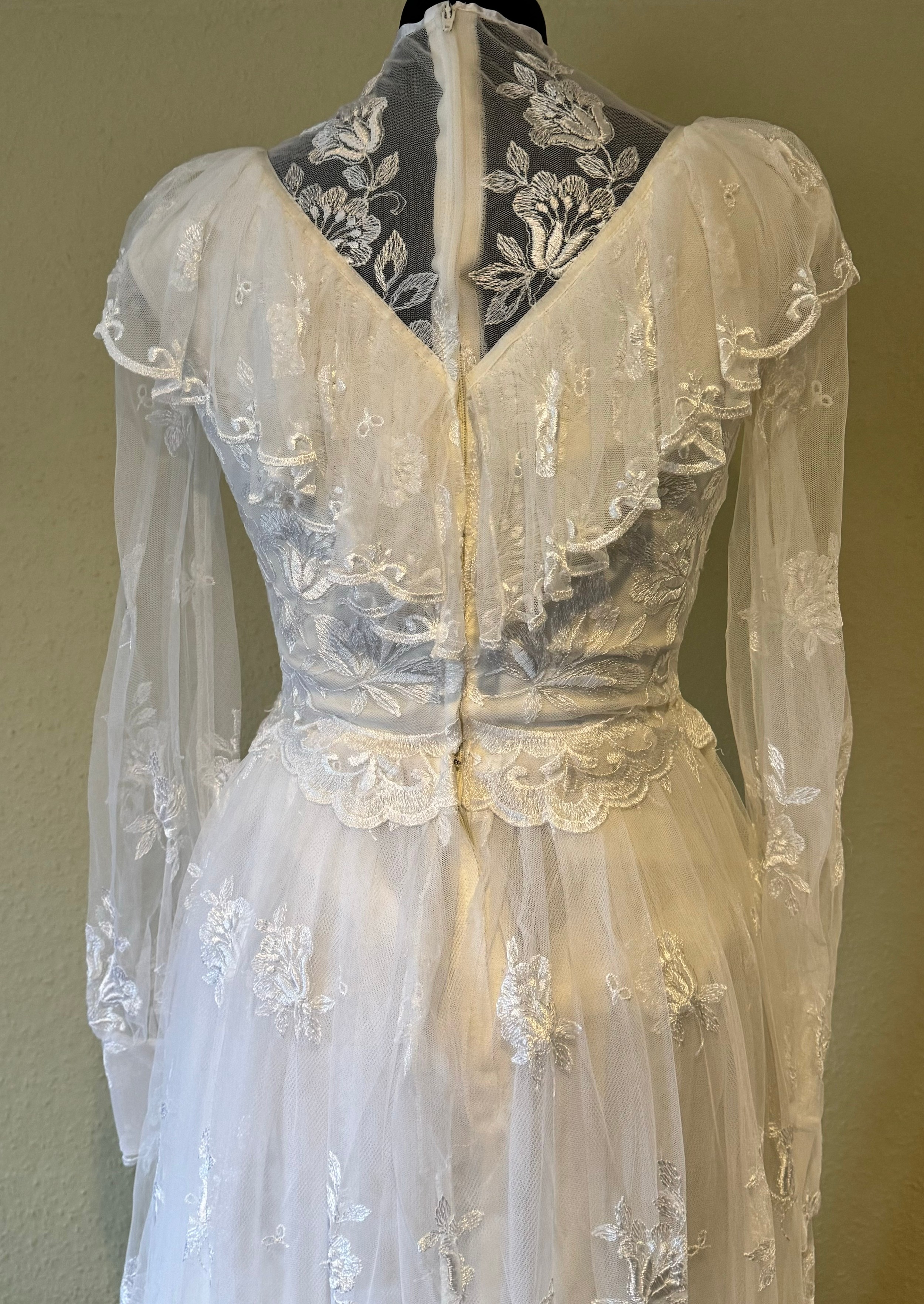 A collection of 4 wedding dresses of various styles one by Mori Lee with ornate detail and long long - Image 4 of 21