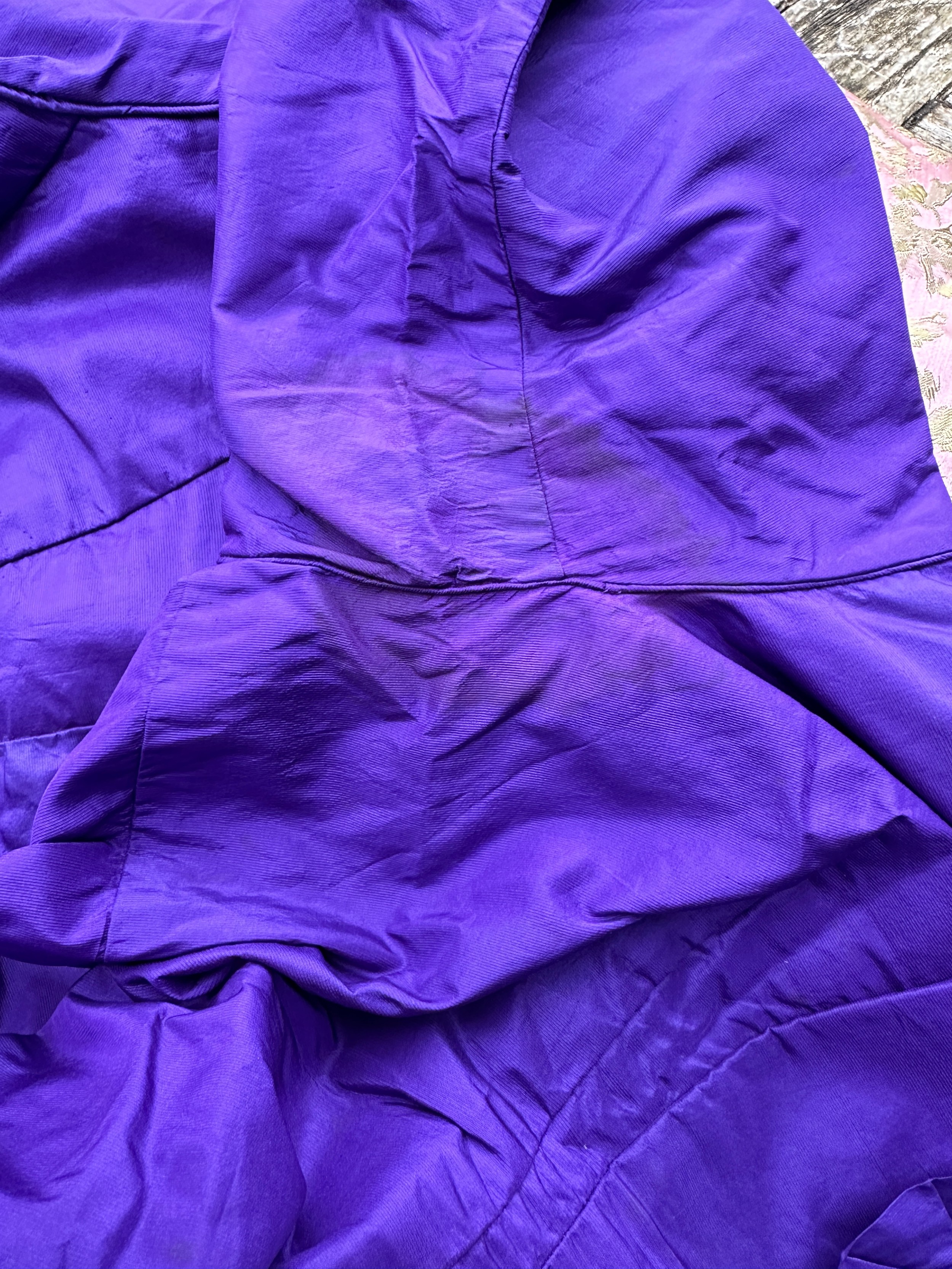 A Victorian taffeta purple skirt and bodice with hooks and bows to the front and lace collar. - Image 9 of 15