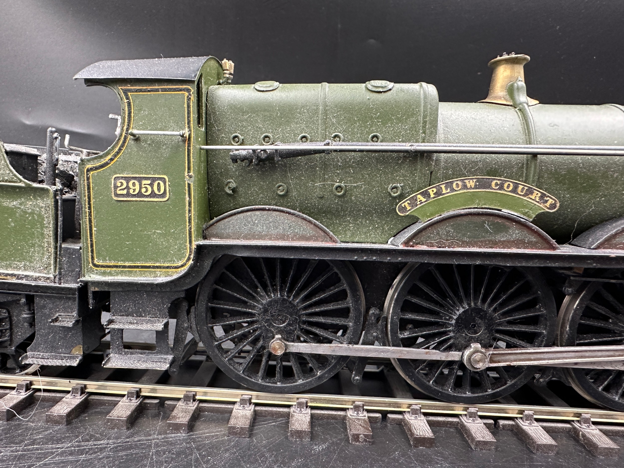 Taplow Court 2950 Great Western 0 gauge in 'Great Western' green with brass name and number plates - Image 6 of 16