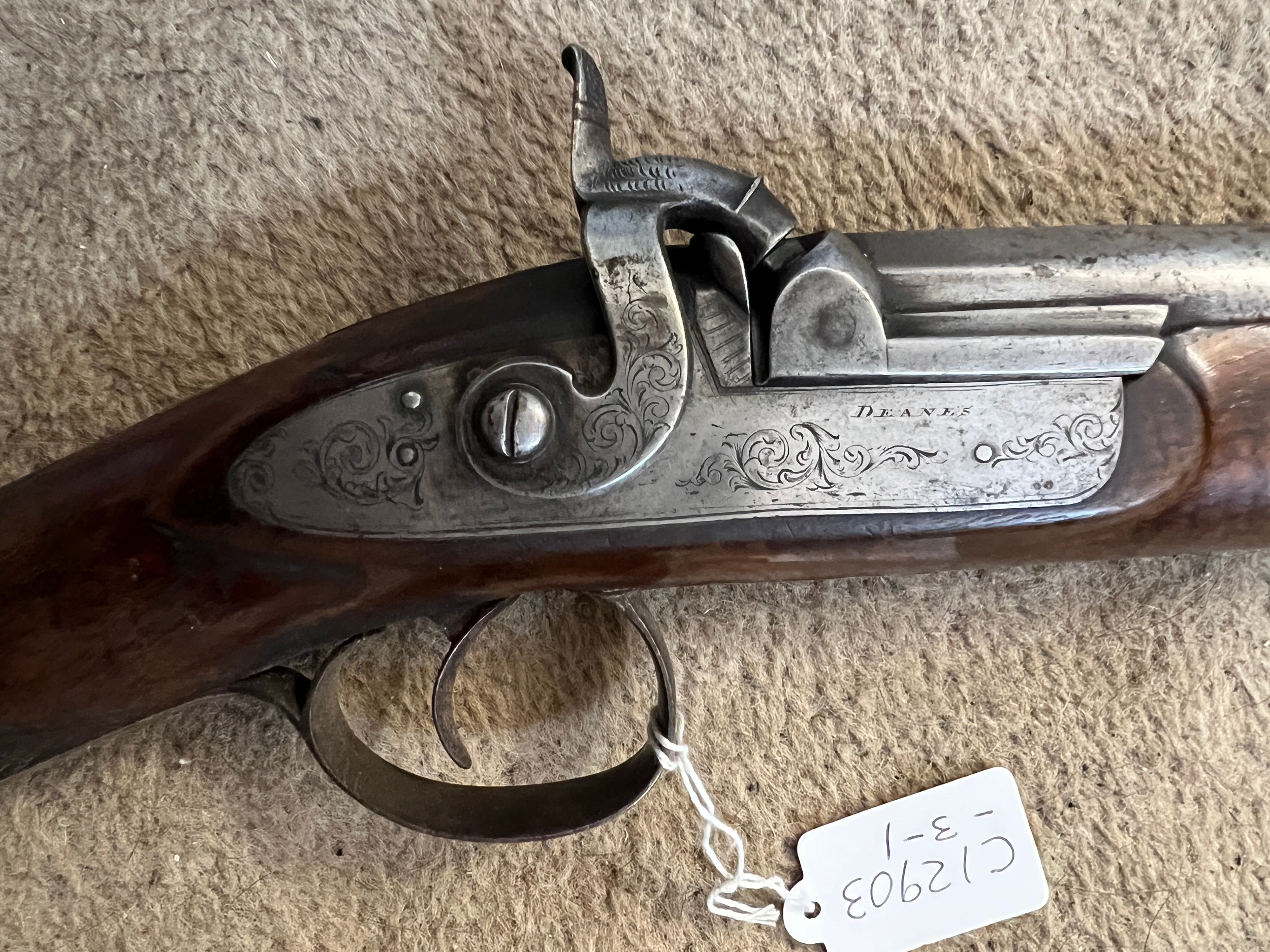 Percussion fowling piece gun, circa 1850, the barrel marked E. Balchin Hull, the lock plate engraved - Bild 2 aus 3
