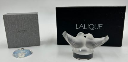 Maison Lalique Love Birds measuring 7.5cm wide and 4.5 high together with a Lalique Love Heart