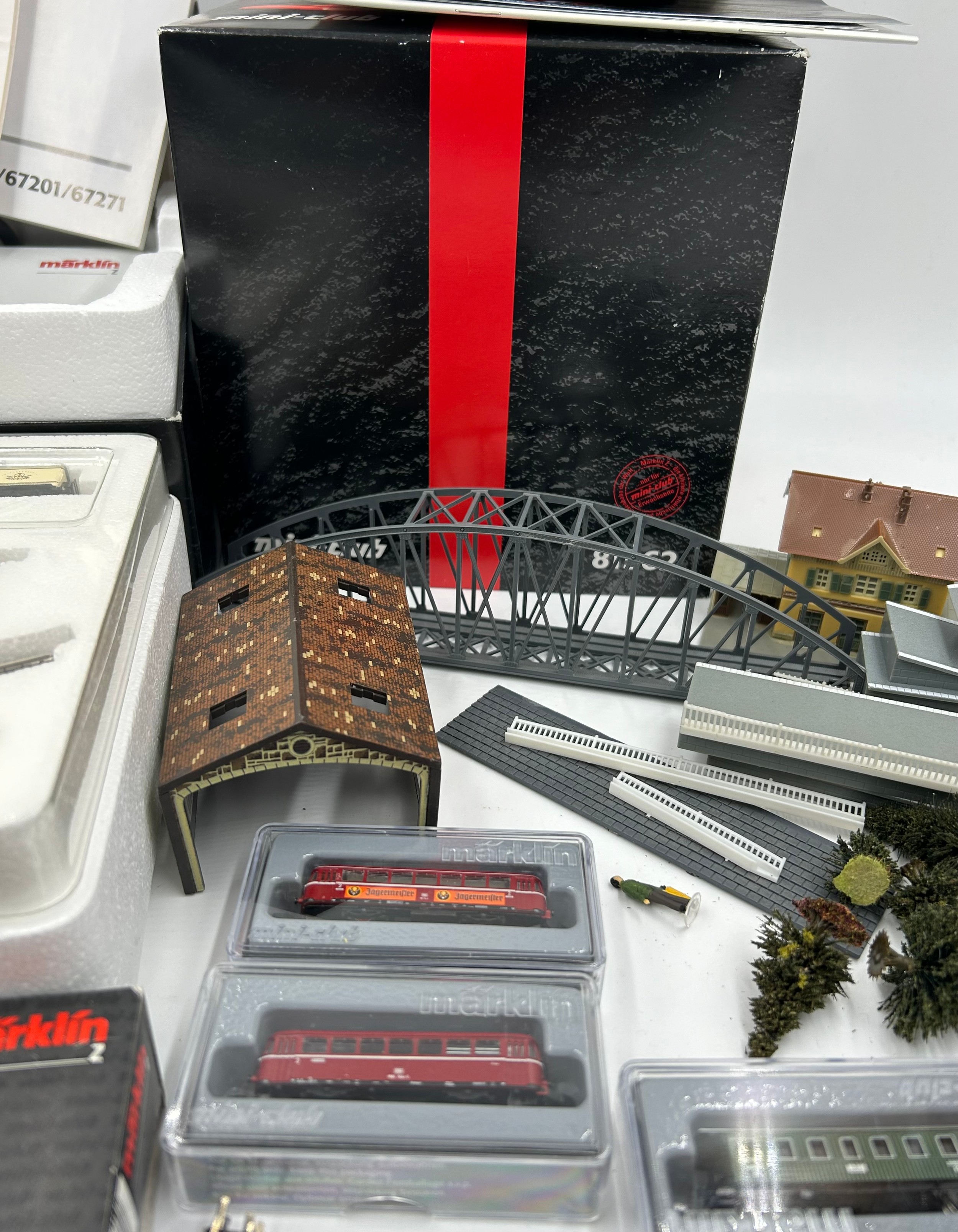 Marklin interest: A Marklin 81562 mini club z gauge starter Gift Set containing 2-6-0 DB black 74 - Image 7 of 7
